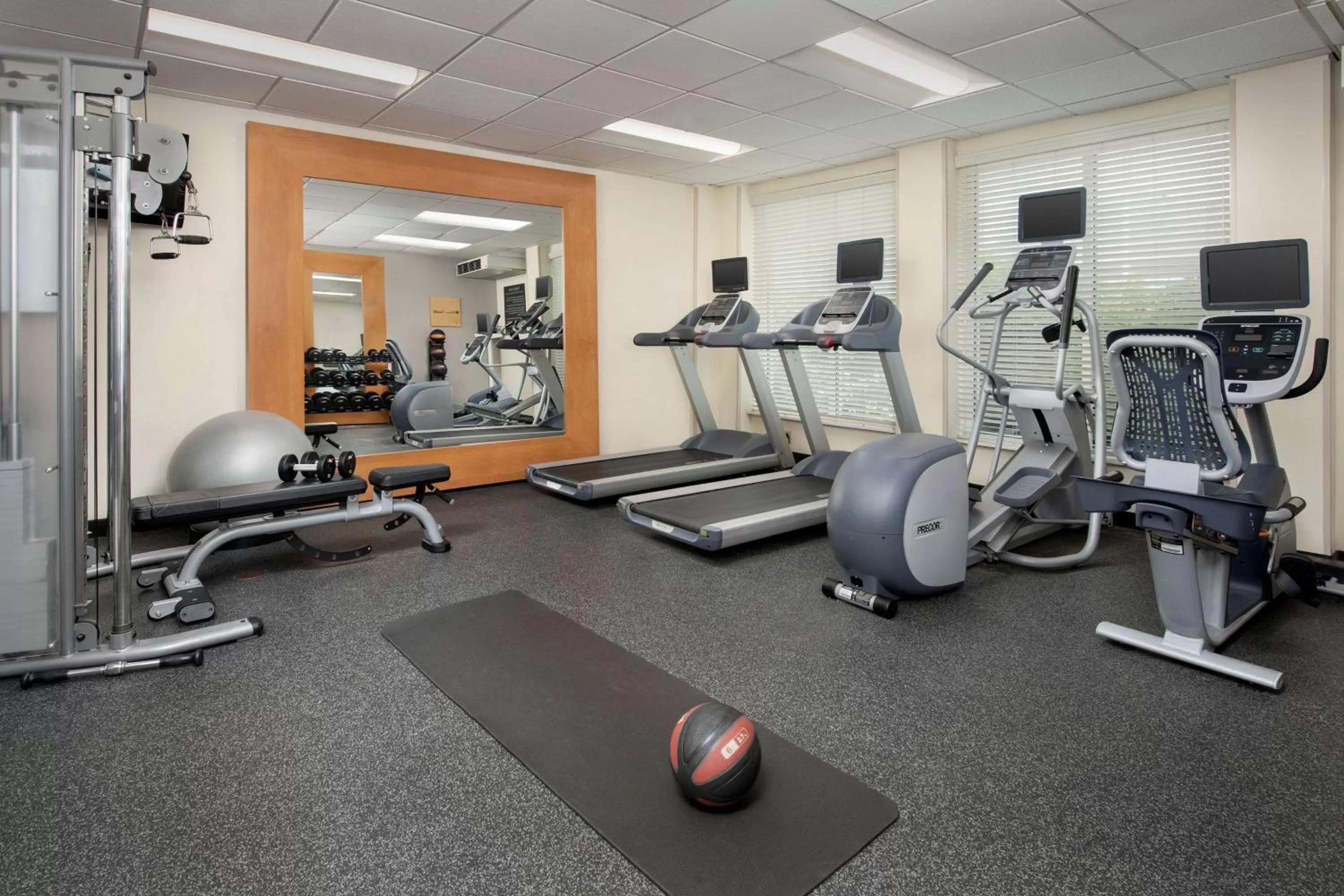 Fitness centre/facilities in Hilton Garden Inn Knoxville West/Cedar Bluff