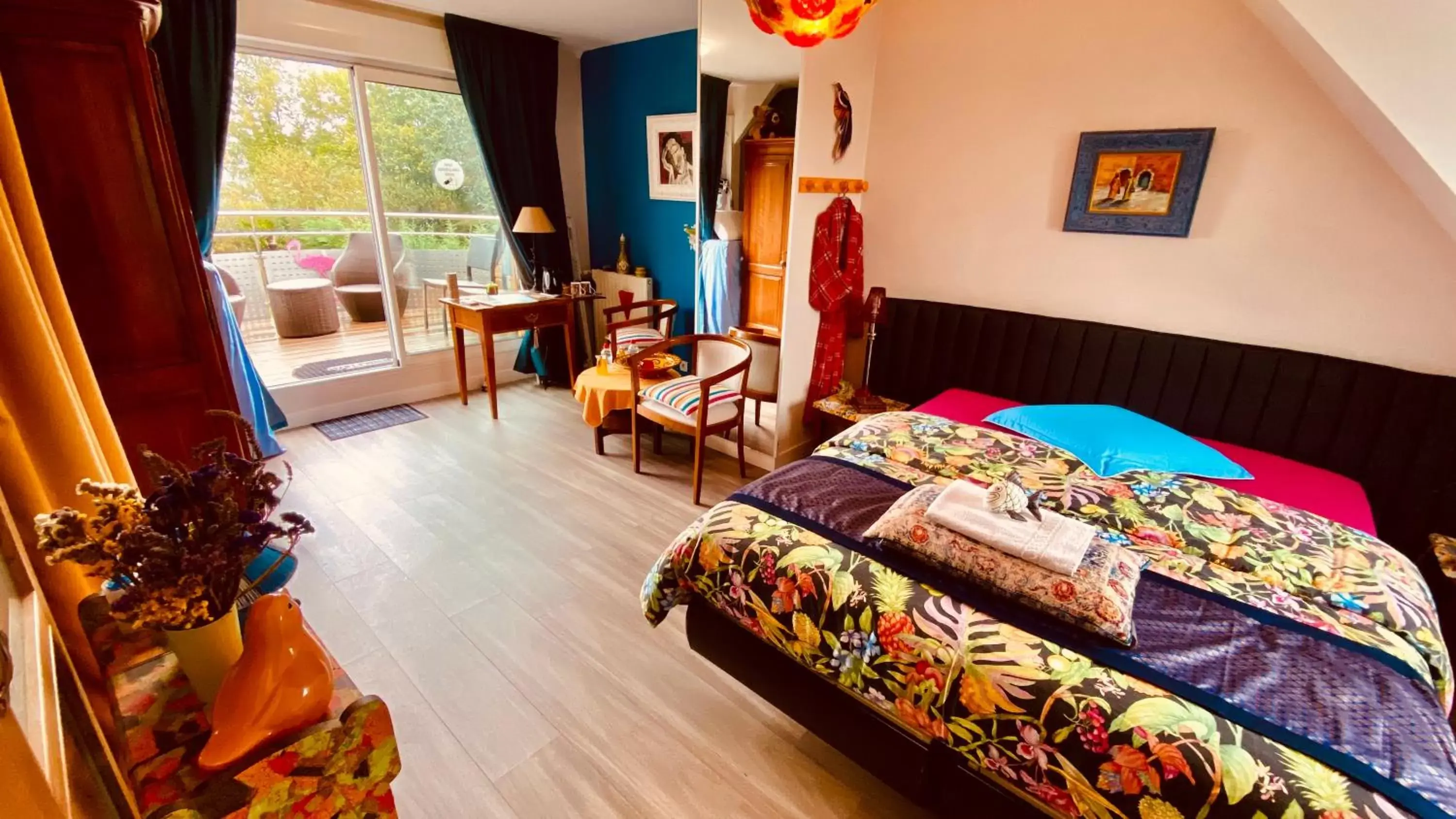 Triple Room with Garden View in Côté Sud Triple Room with Garden View in Côté Sud