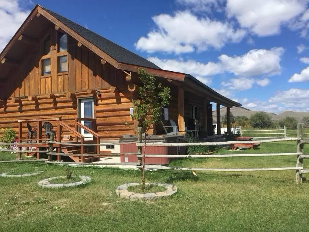 Sportsman Lodge Melrose MT
