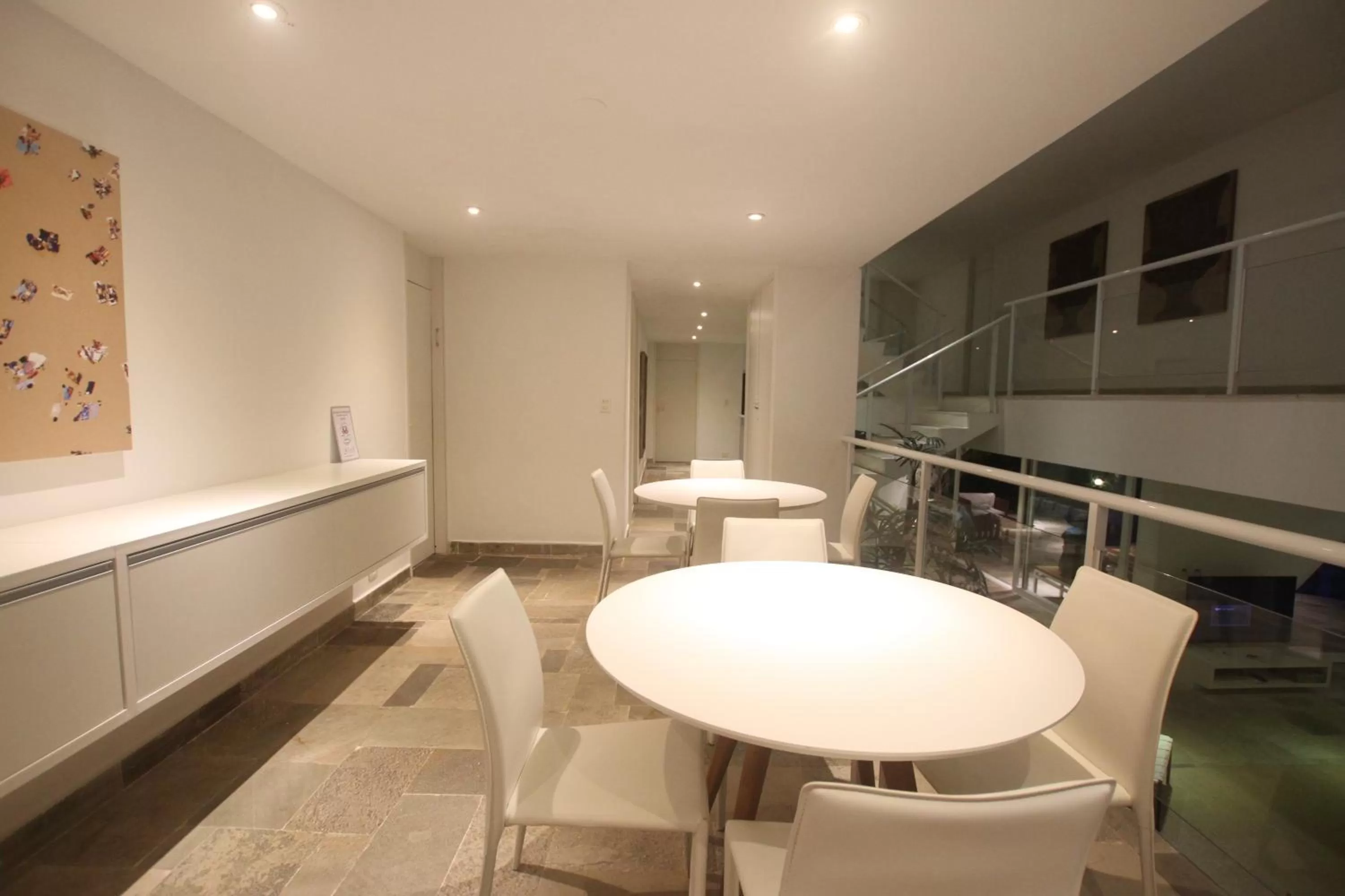 Dining area, Kitchen/Kitchenette in Guest House Guarujá