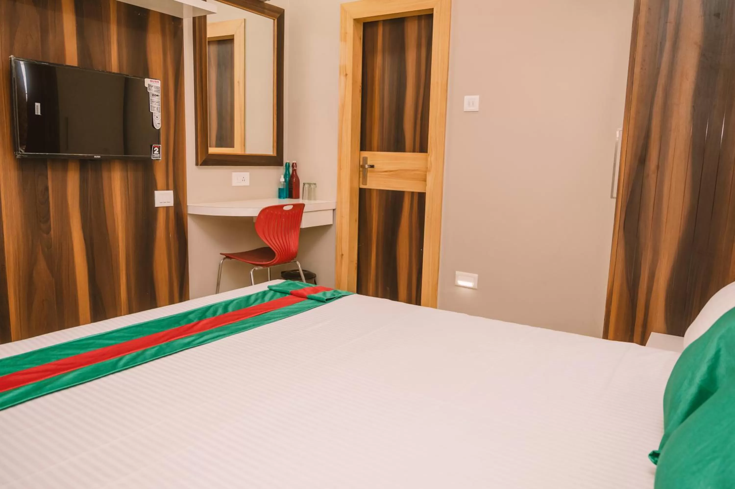 TV and multimedia, Bed in Hotel Green Apple