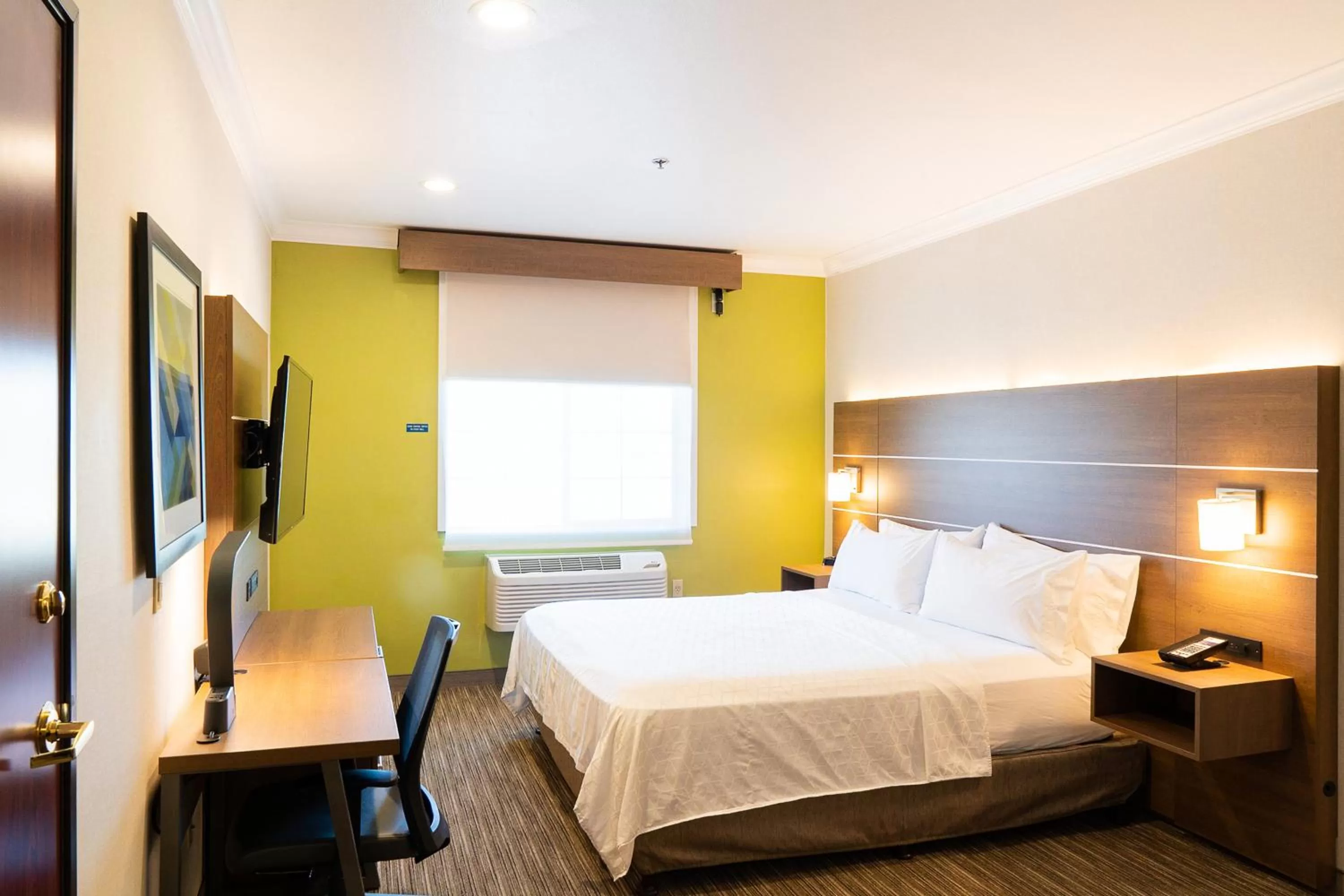 Bedroom, Bed in Holiday Inn Express Davis-University Area by IHG