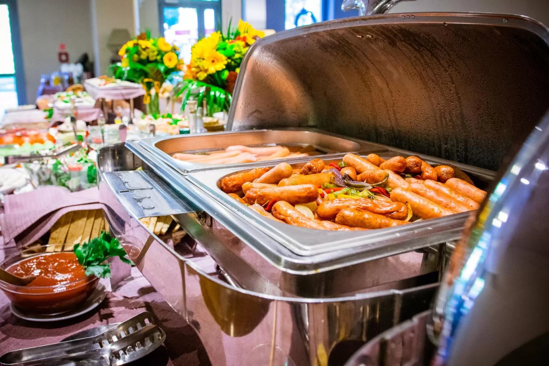 Food and drinks in Hotel Nowy Dwór Elizy blisko Sky Bridge