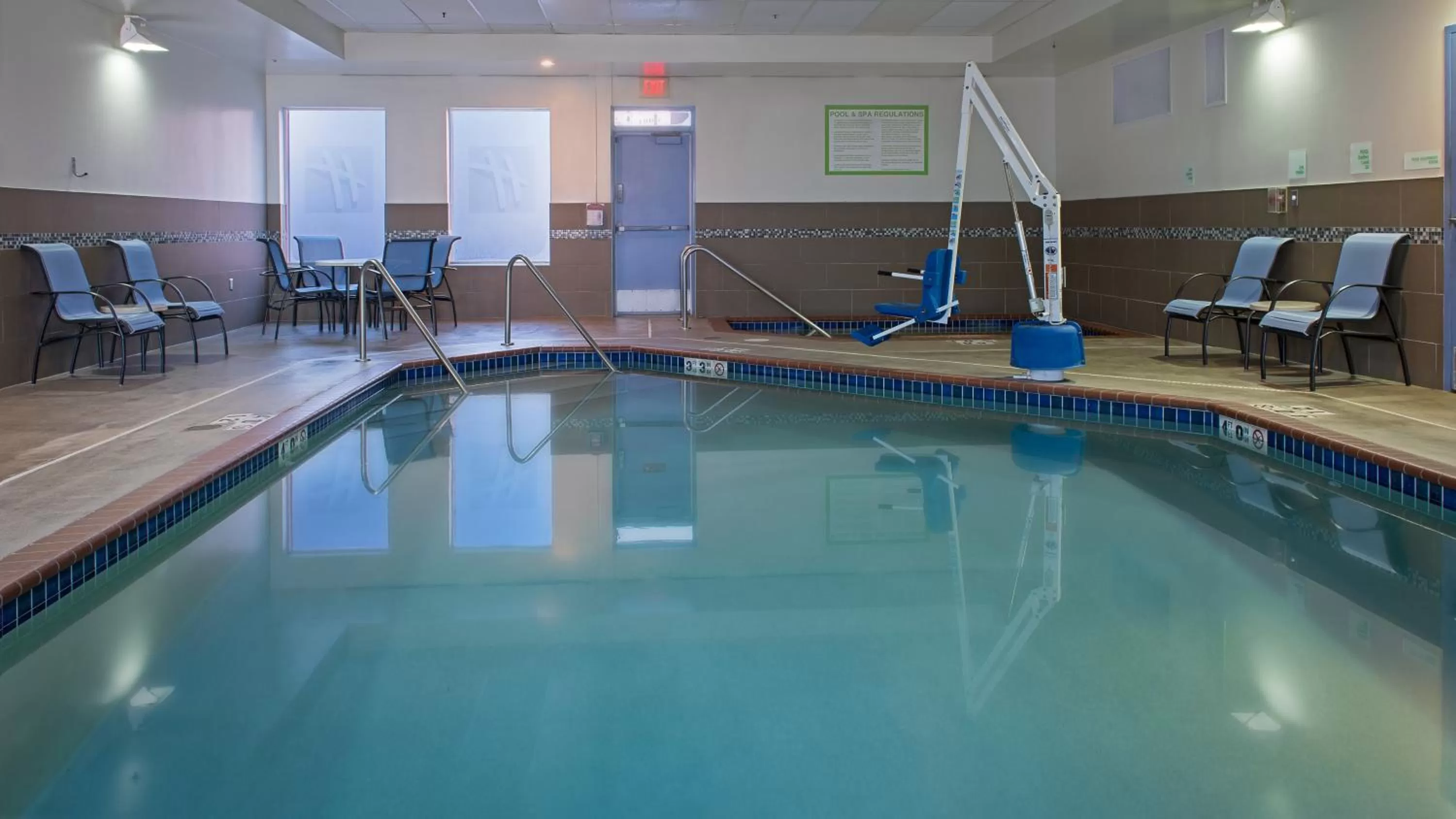 Swimming pool in Holiday Inn St. Paul Downtown by IHG