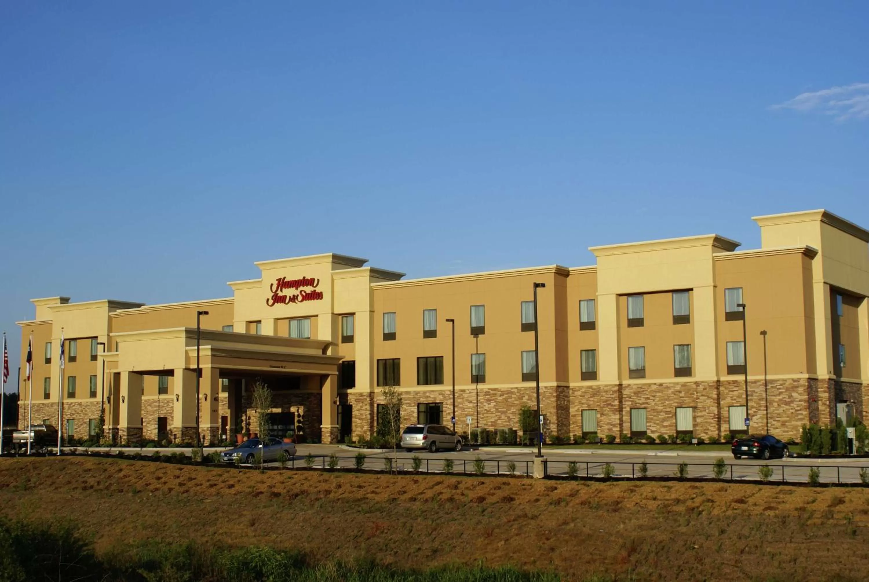 Property building in Hampton Inn & Suites Center