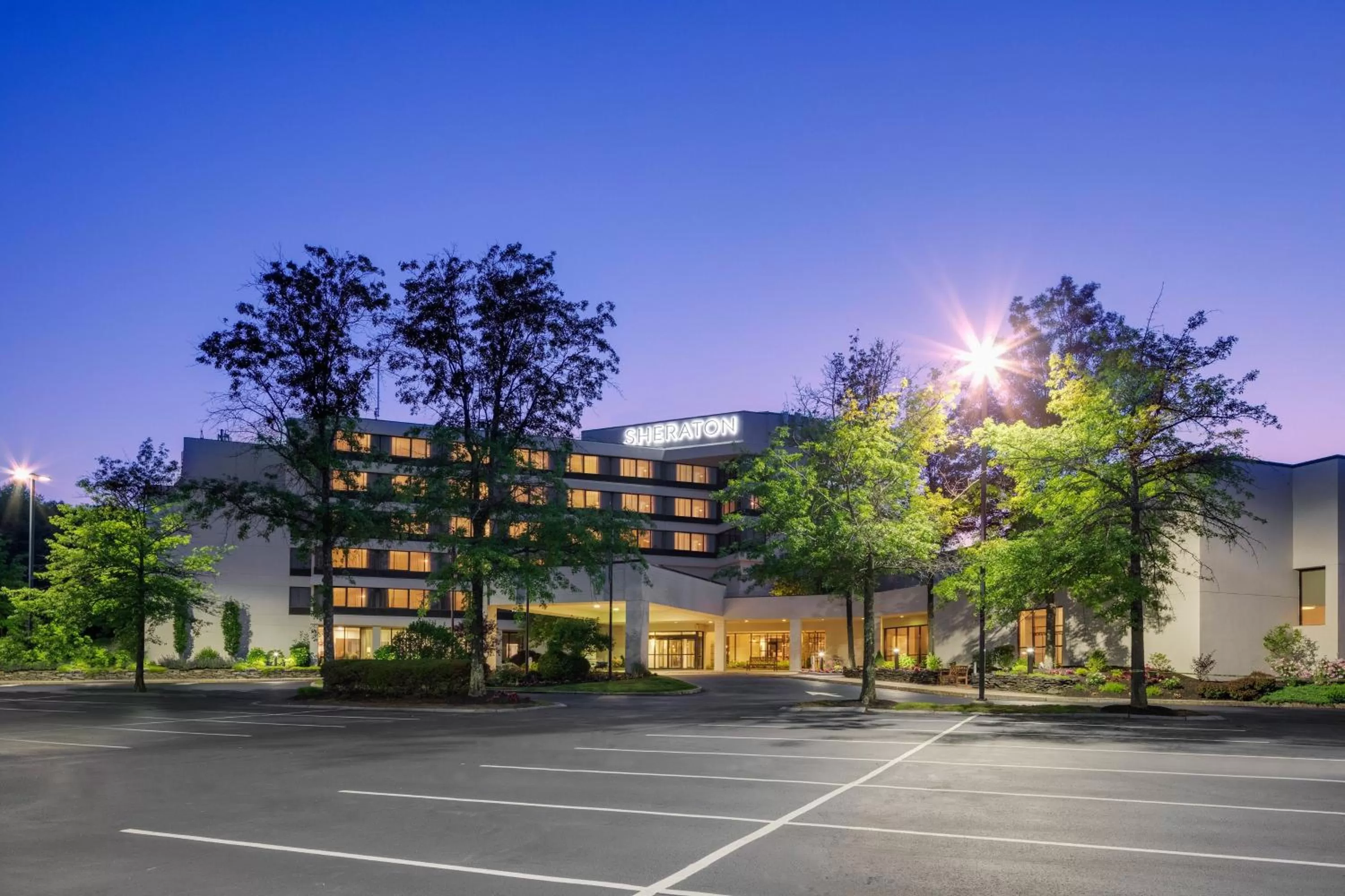 Property building in Portland Sheraton at Sable Oaks