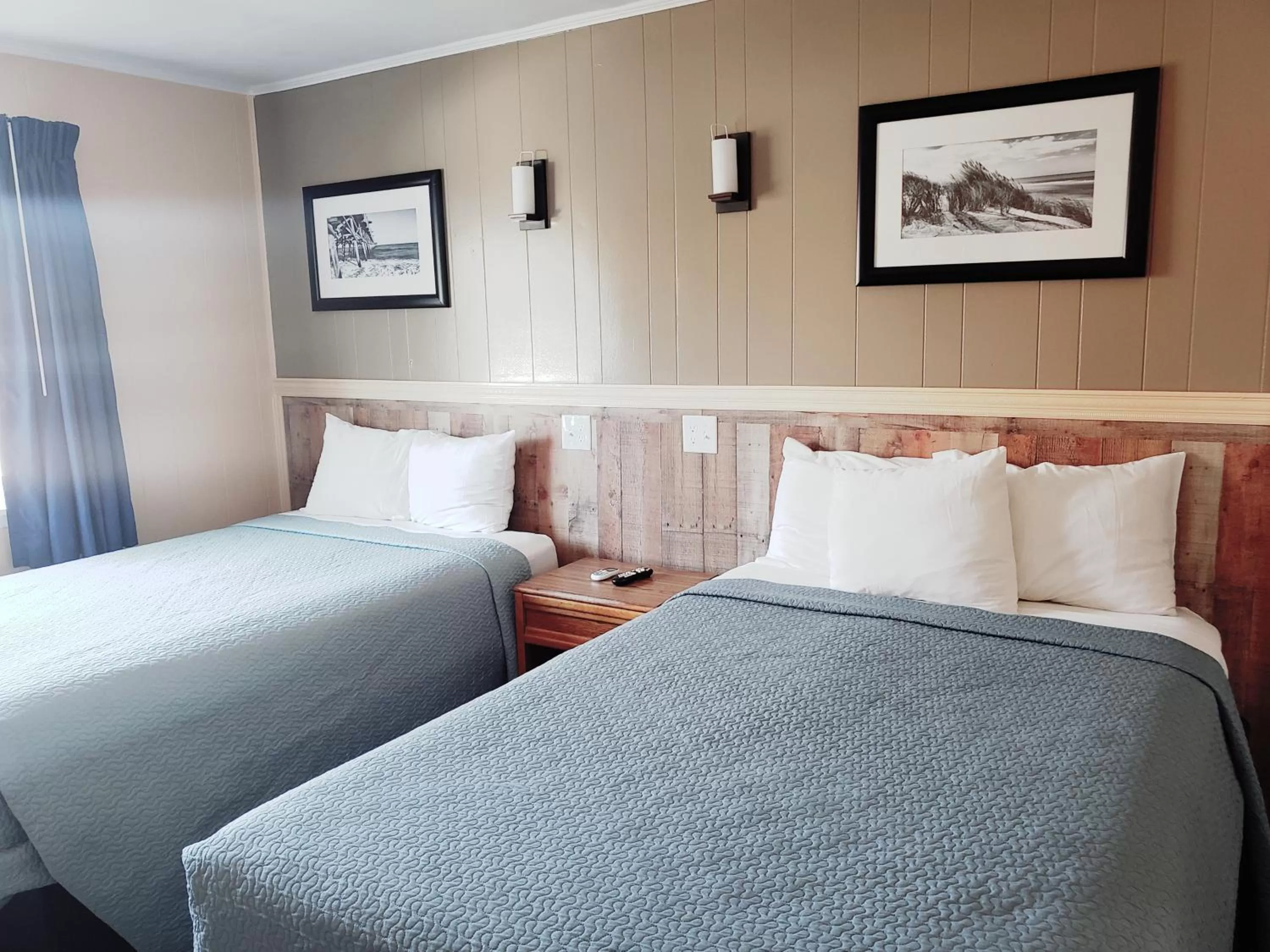 Kitchen or kitchenette, Bed in Colonial Inn