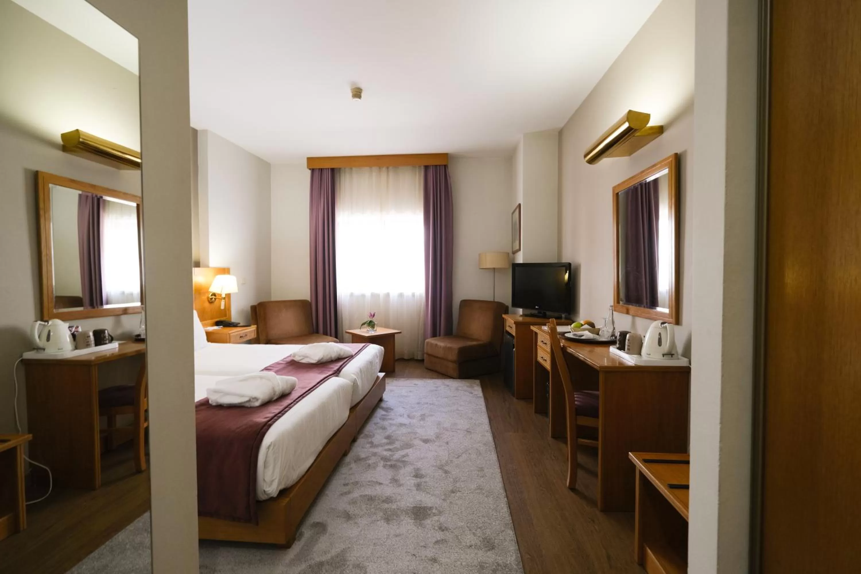 Coffee/tea facilities, Bed in Hotel Rainha D. Amélia, Arts & Leisure