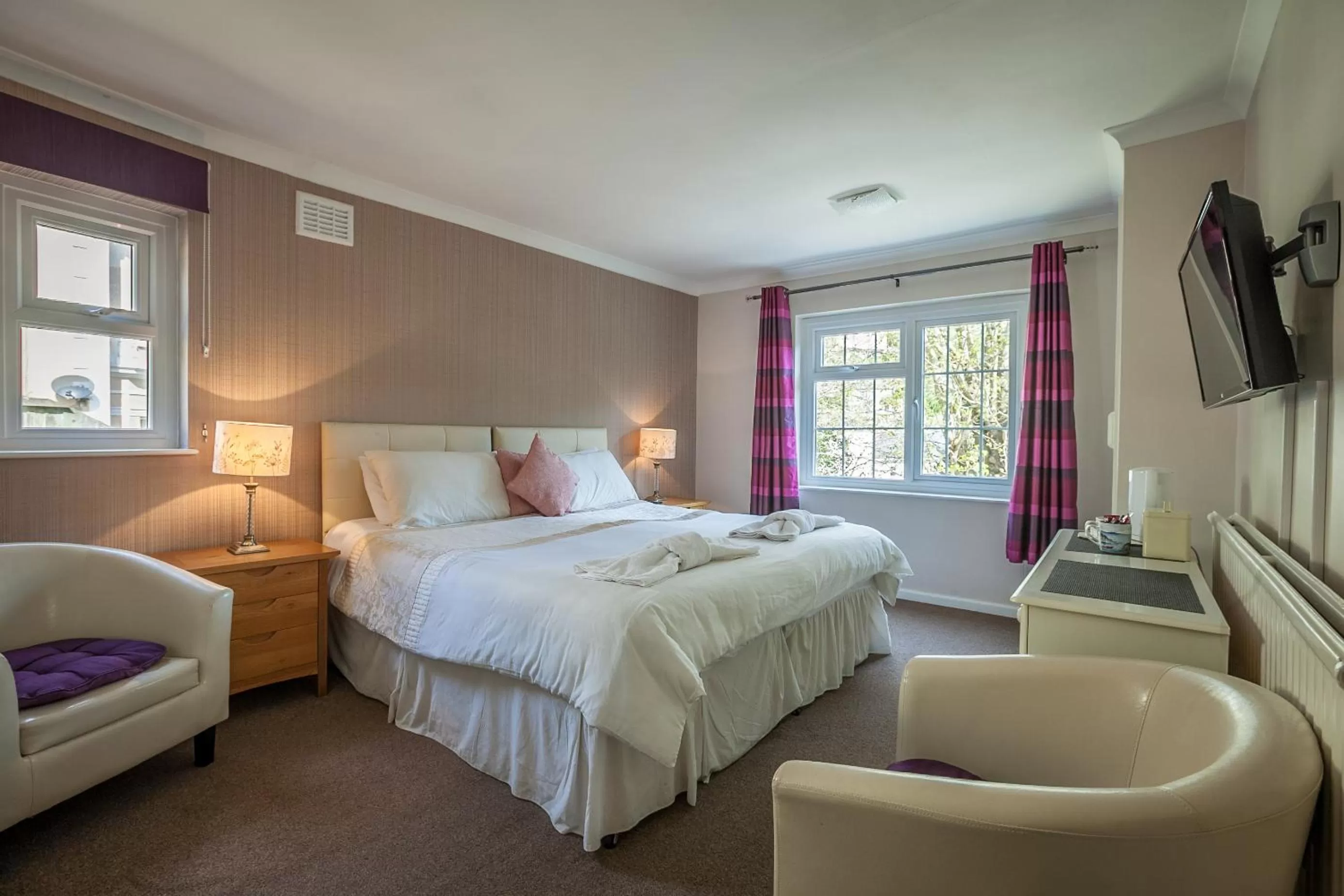 Bed in The Hotel Balmoral - Just for Adults