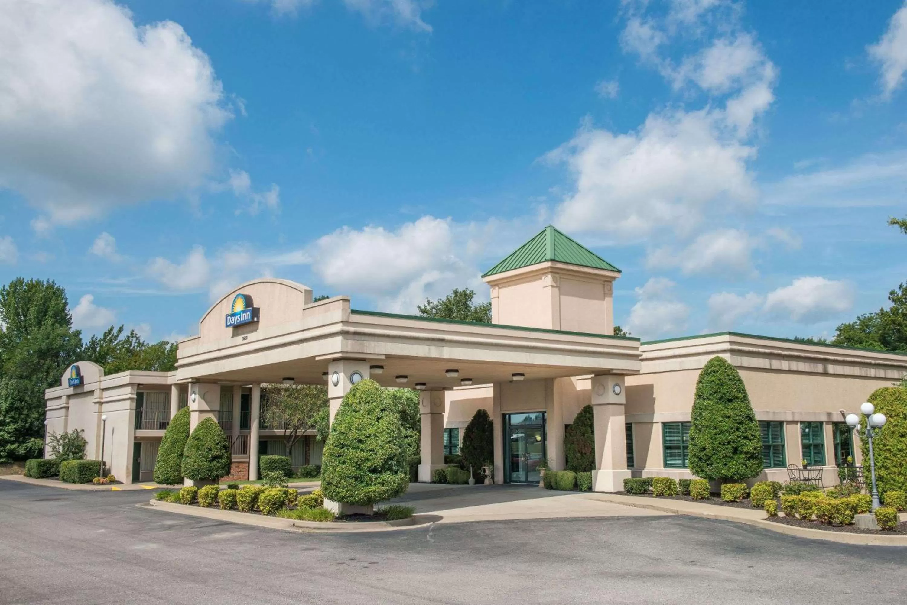 Property building in Days Inn by Wyndham Paducah I-24 Exit 4