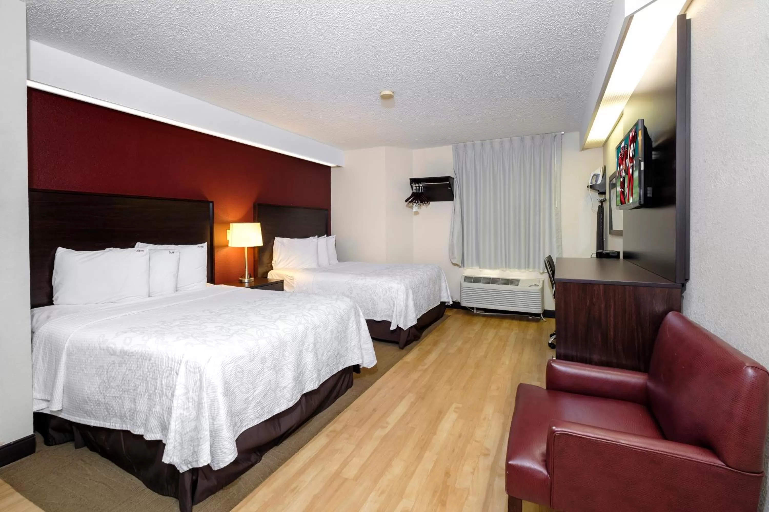Photo of the whole room, Bed in Red Roof Inn PLUS+ Palm Coast