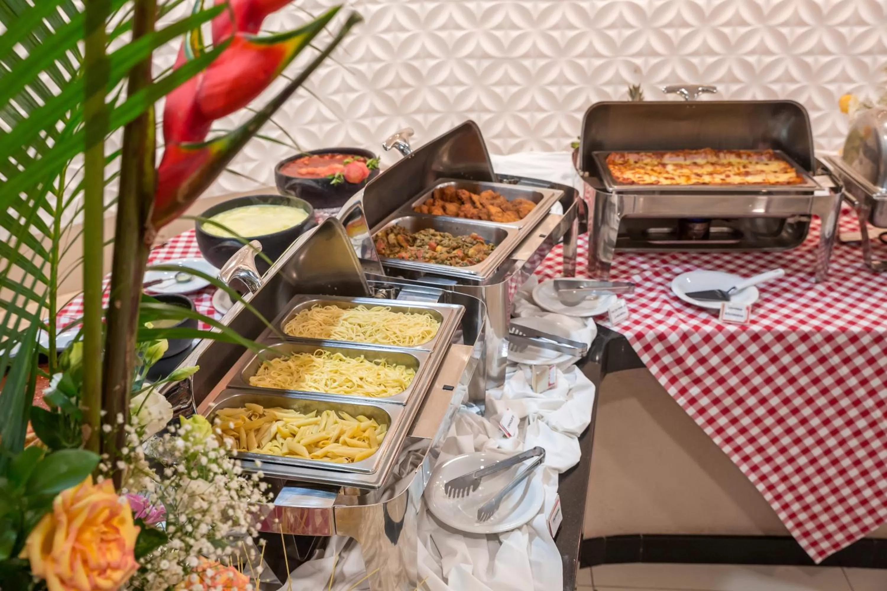 Food and drinks in Floral Inn Family