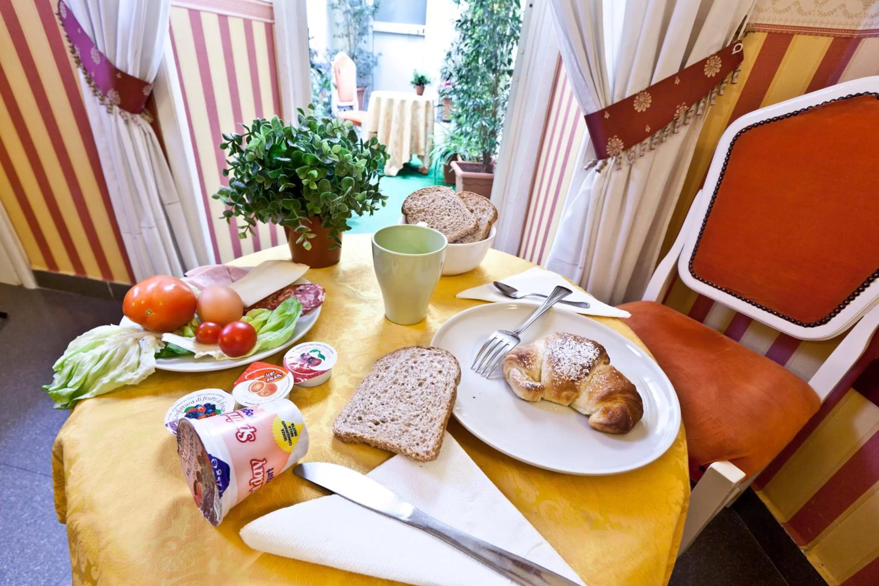 Restaurant/places to eat in B&B MediNaples