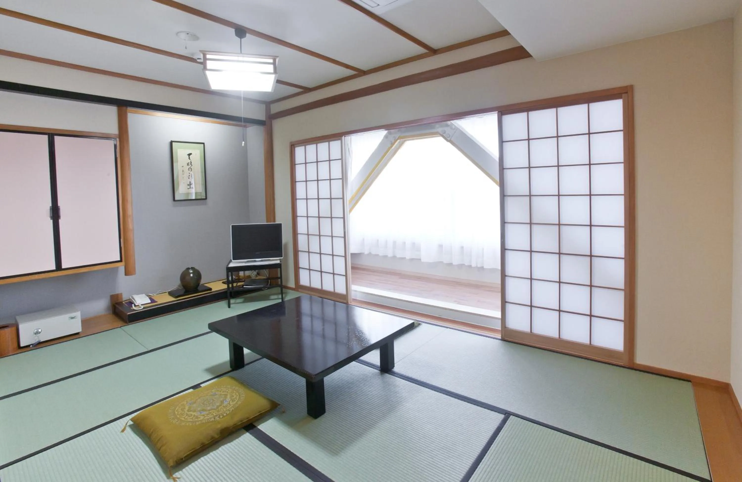 Photo of the whole room in Onsen Hotel Nakahara Bessou Nonsmoking, Earthquake retrofit