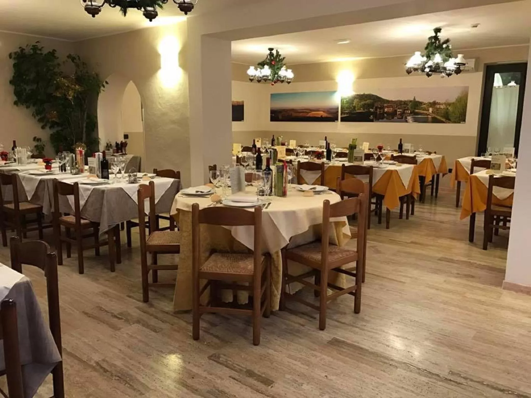 Restaurant/places to eat in Hotel Ristorante La Grotta