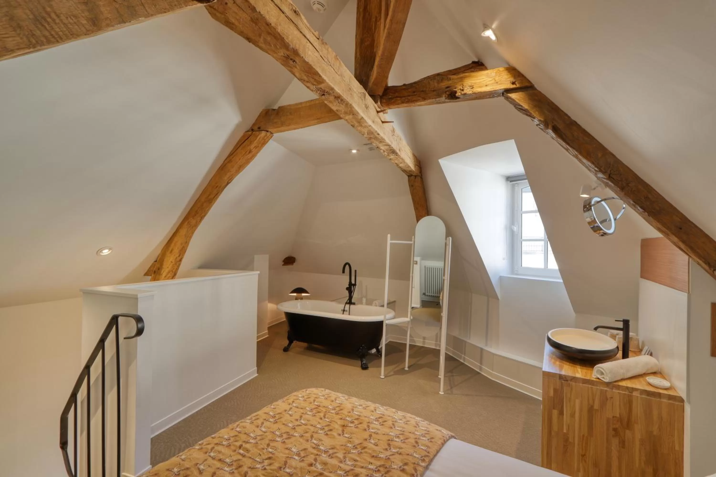 Bedroom, Bed in Hôtel Loysel le Gaucher