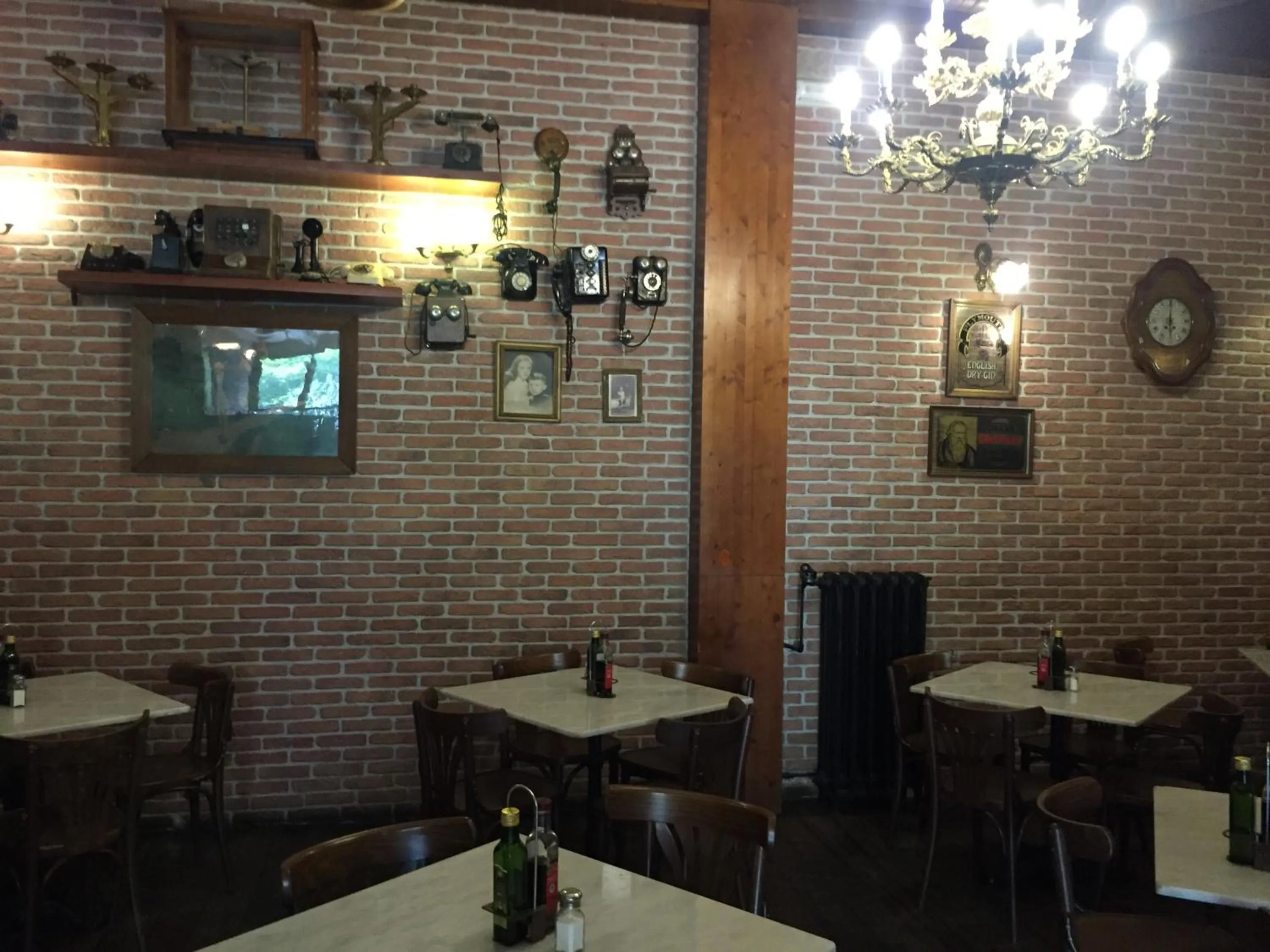 Restaurant/places to eat in Hotel Madrid Río