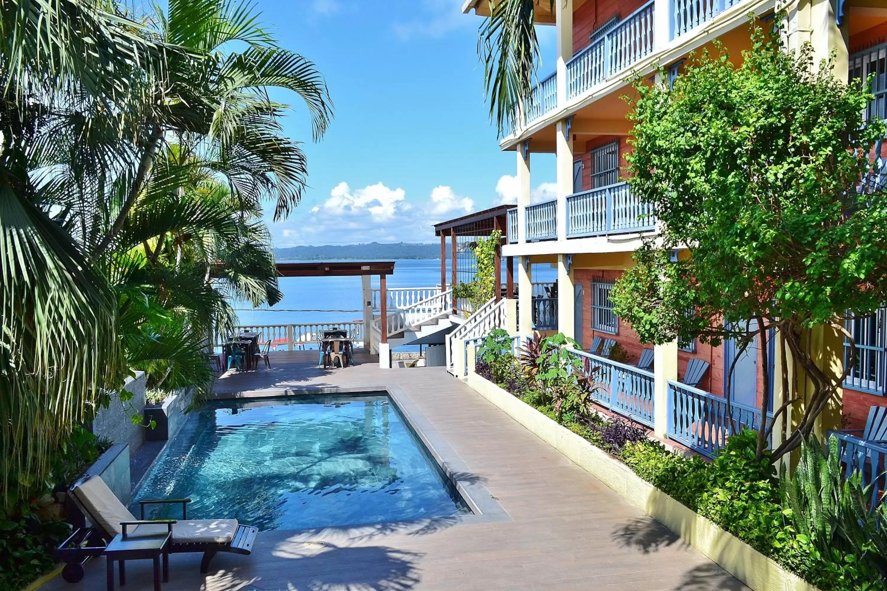 Swimming pool in Hotel Casona de La Isla