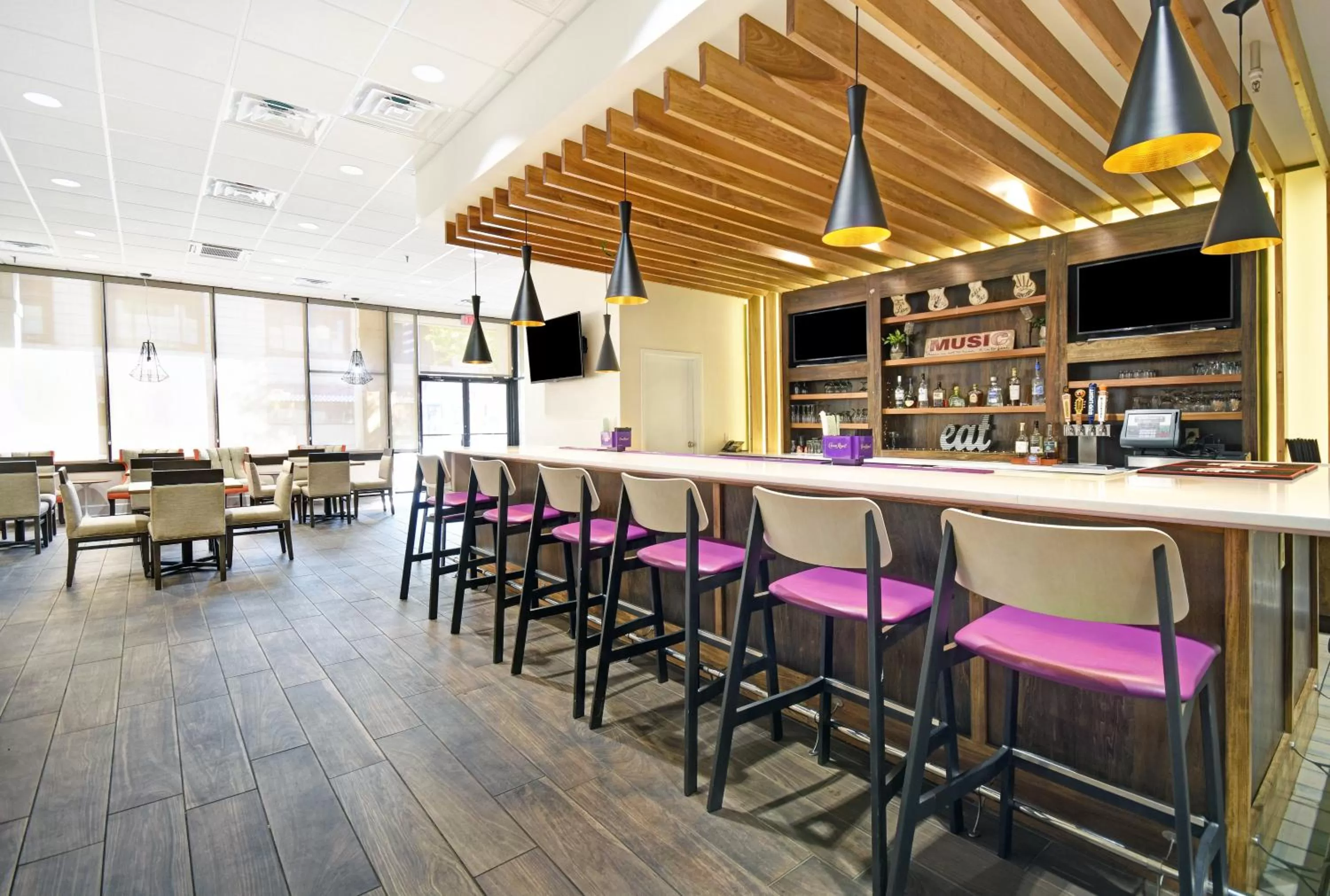 Lounge or bar in Holiday Inn - Memphis Downtown - Beale St. by IHG