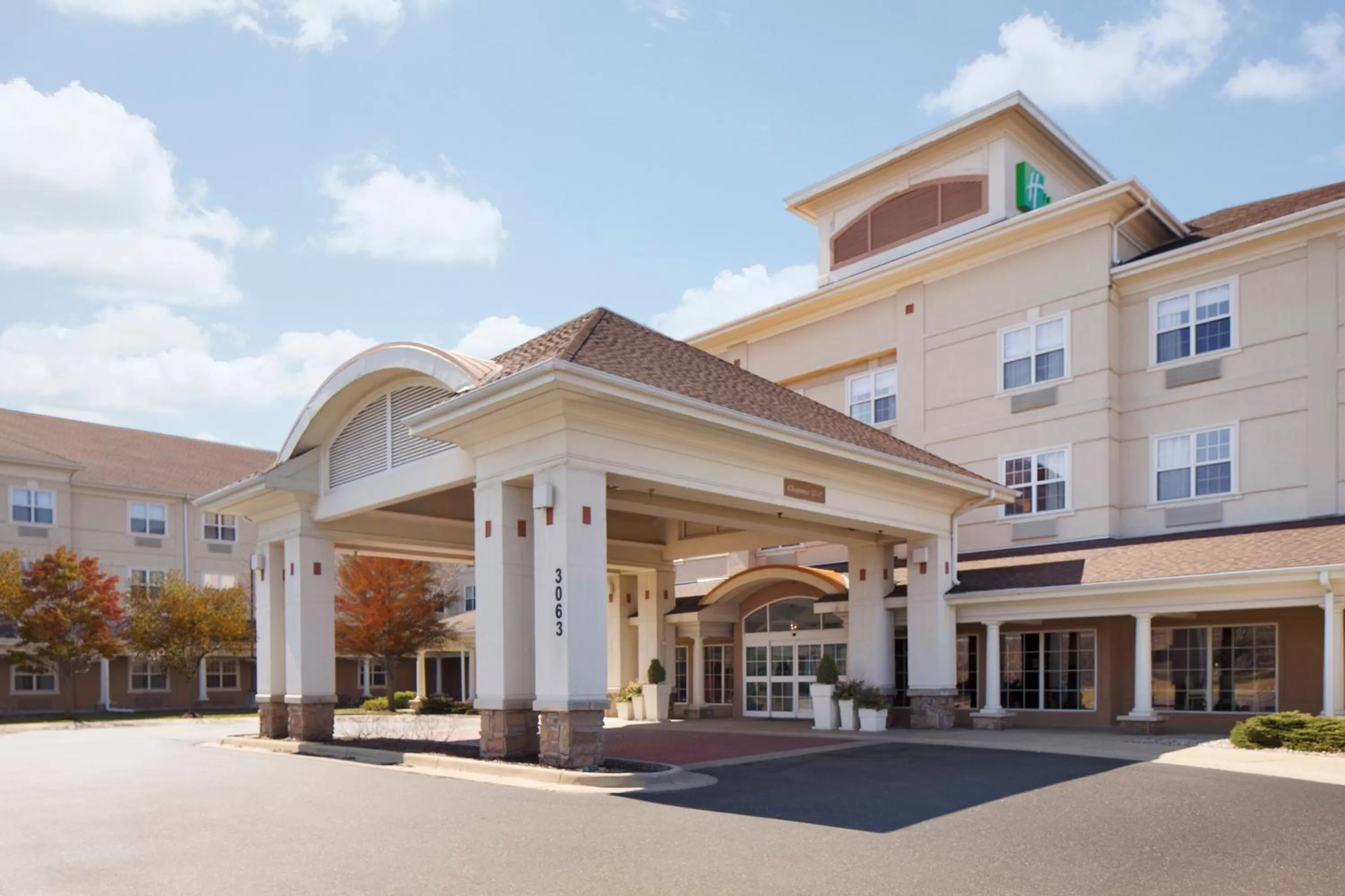 Holiday Inn Grand Rapids-Airport by IHG