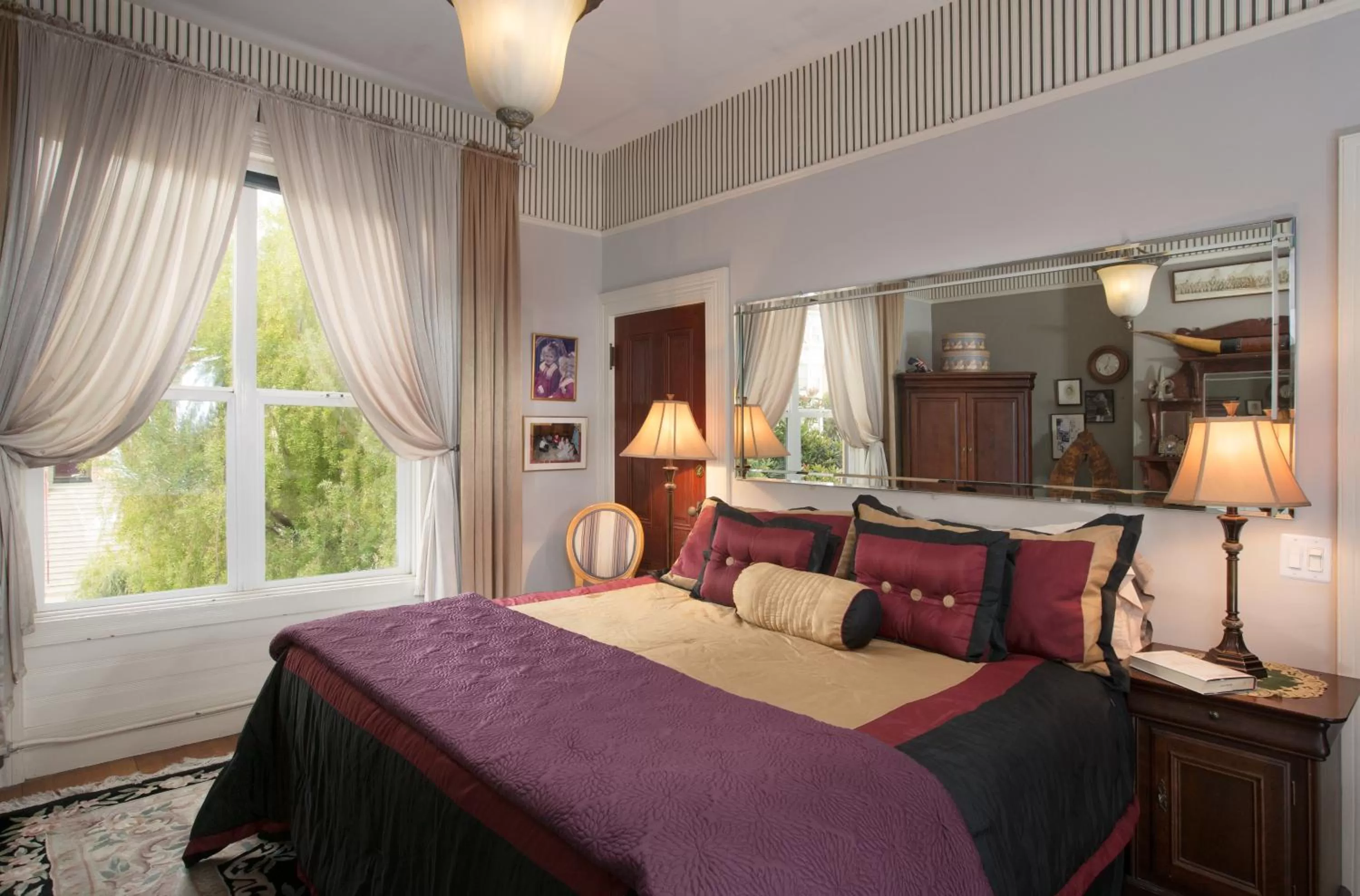 Bedroom, Bed in Noe's Nest Bed and Breakfast