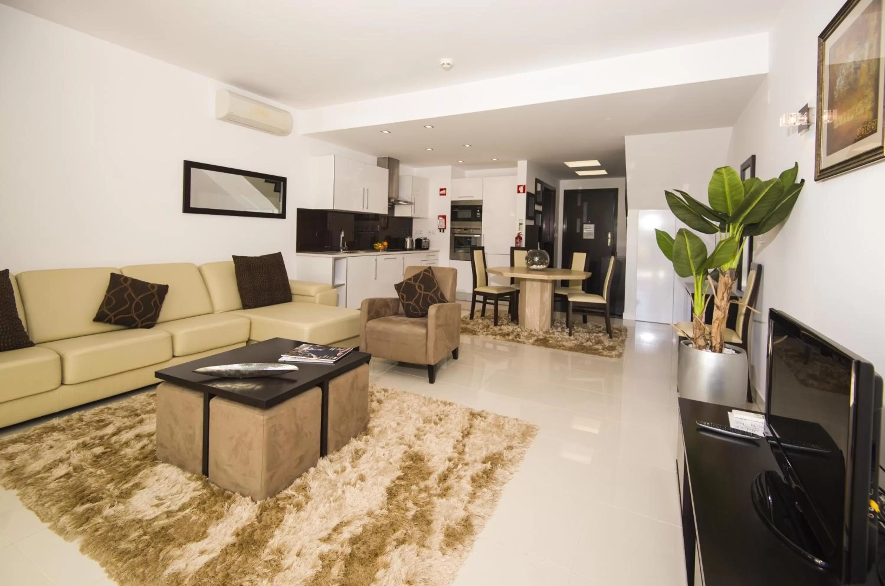 Two-Bedroom Townhouse with Balcony in Belmar Spa & Beach Resort