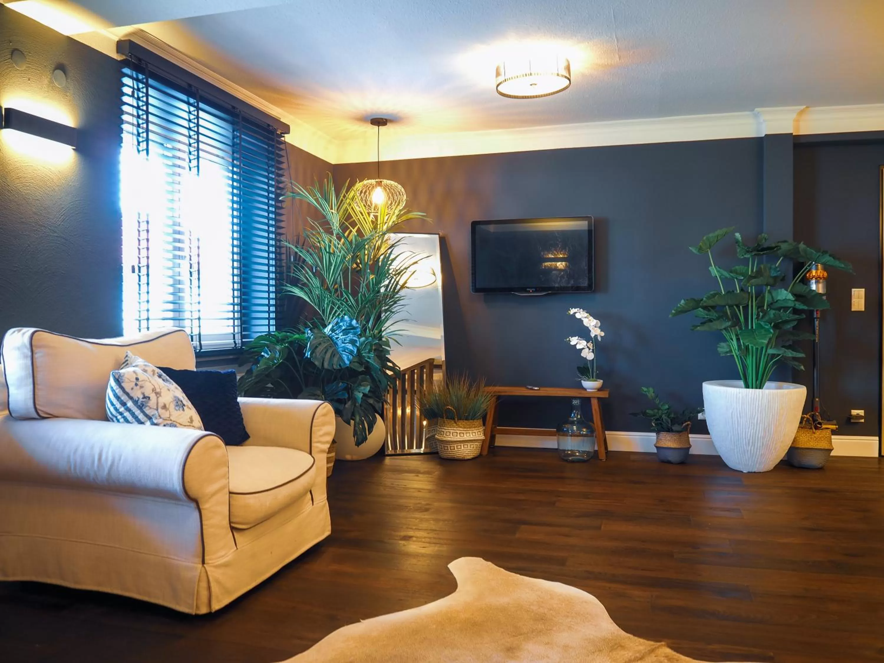 TV and multimedia, Seating Area in Sauna & Whirlpool - ALPENLIEBE APARTments