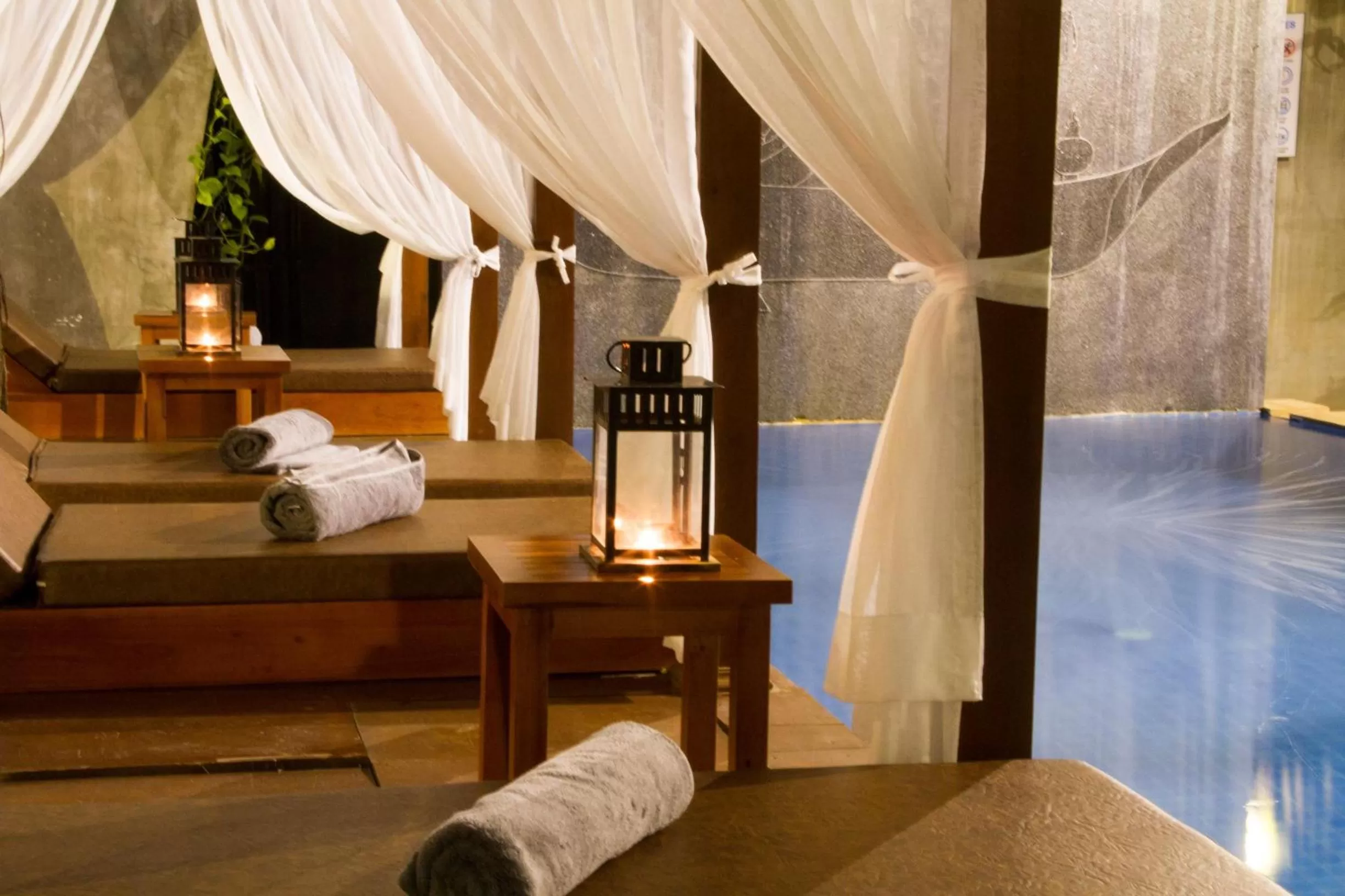 Swimming pool in Bopha Bassac Boutique Hotel