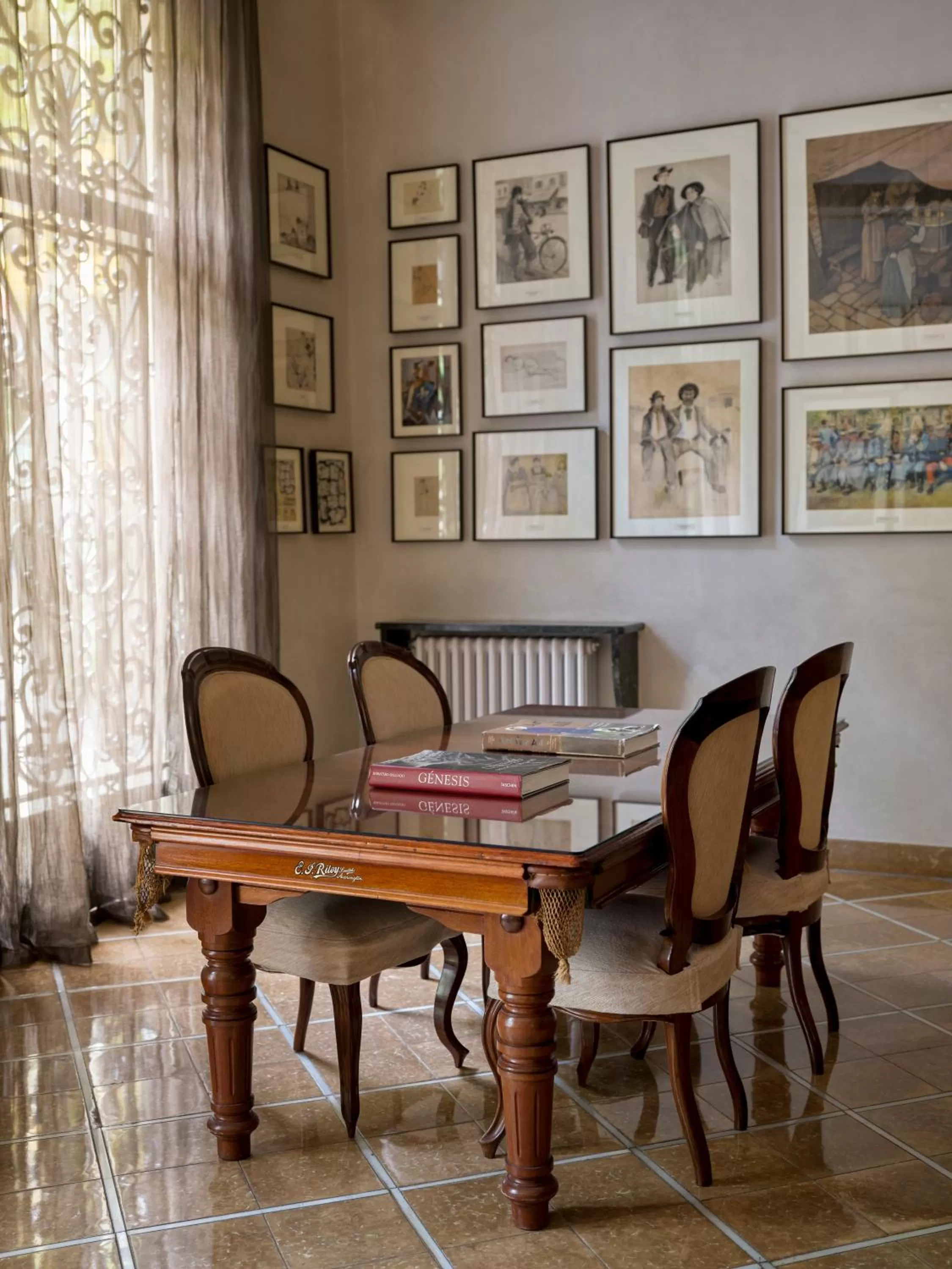 Seating area in Hotel Astoria
