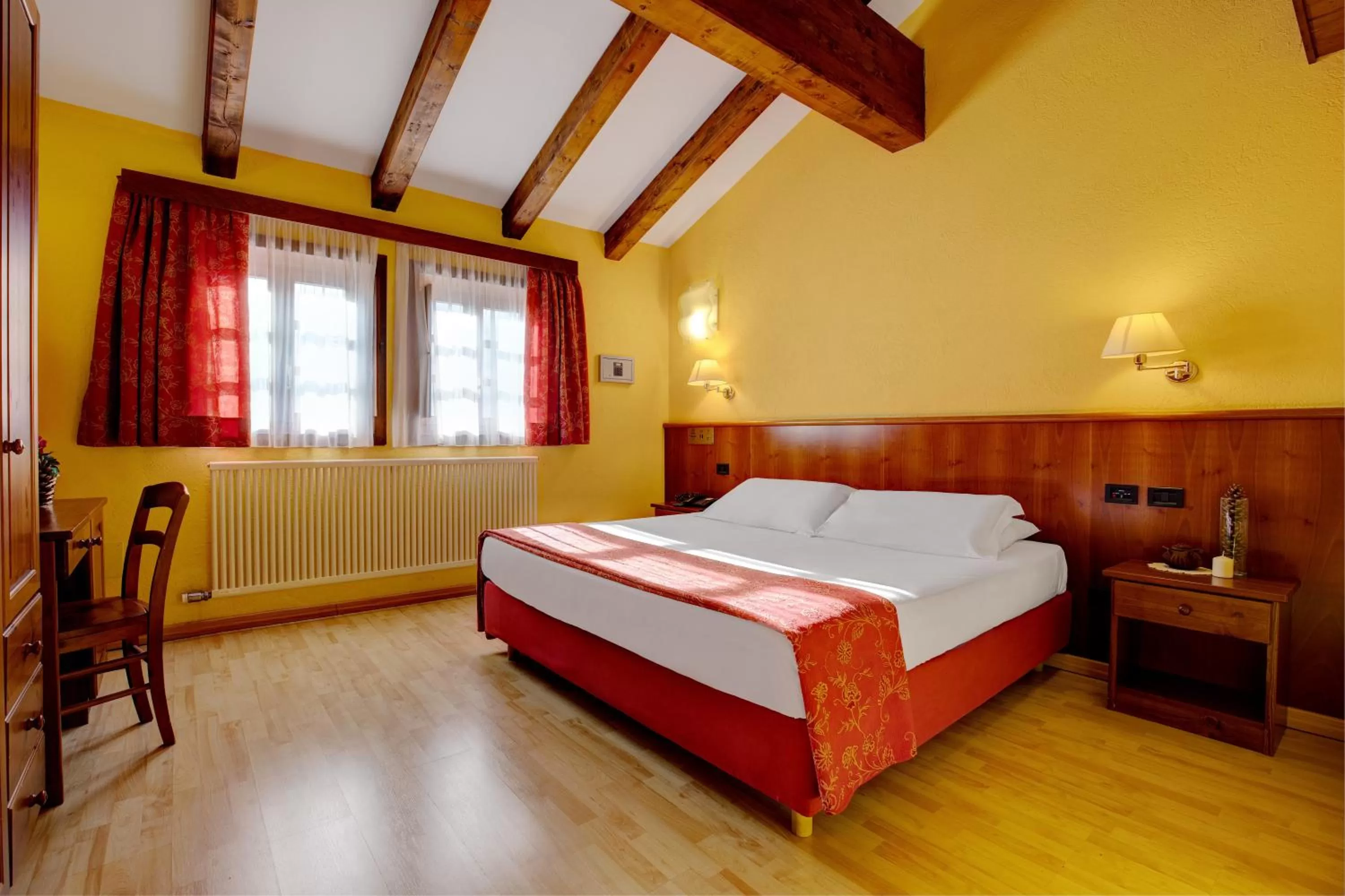 Double or Twin Room in iH Hotels Courmayeur Mont Blanc