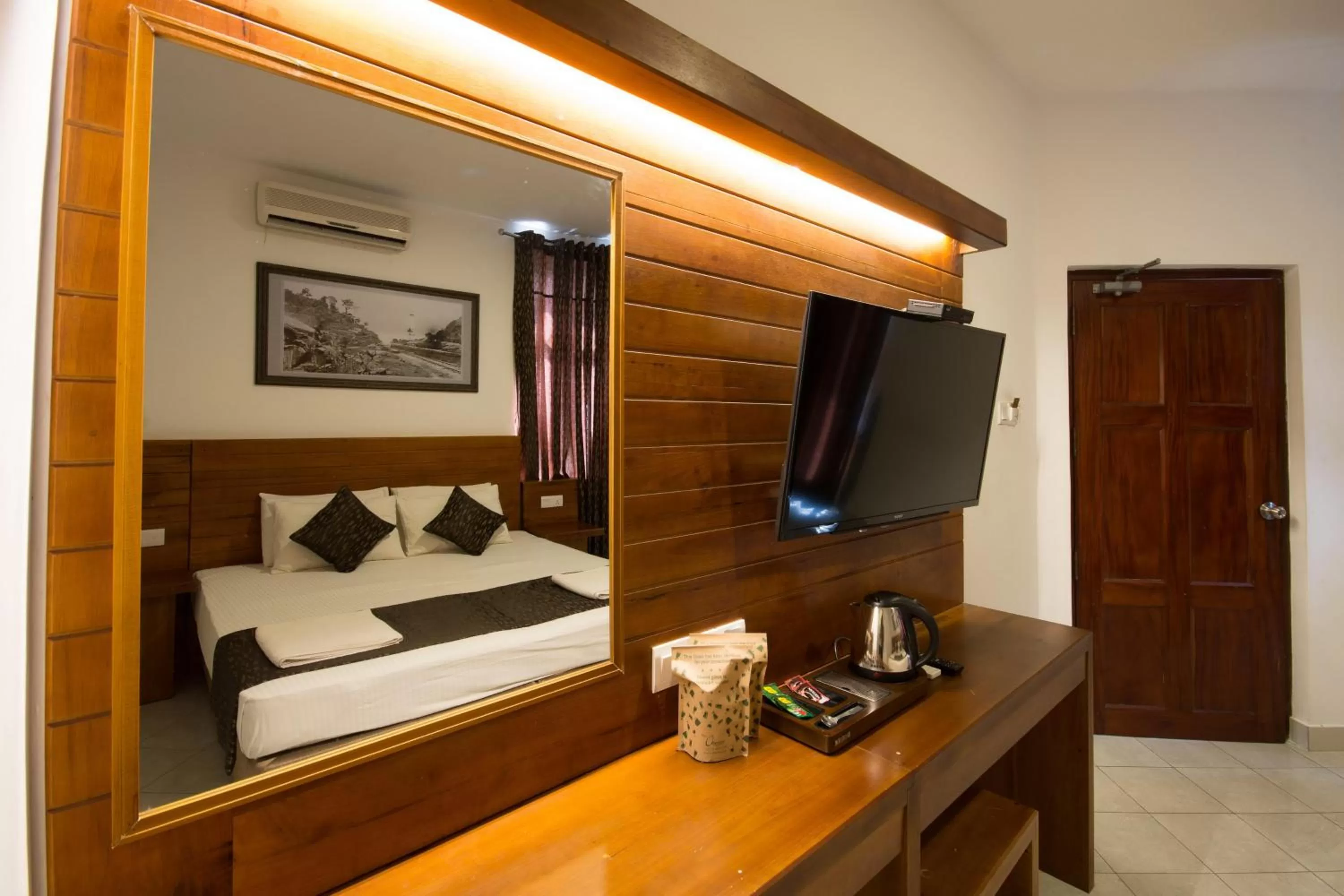 TV/Entertainment Center in Kandyan View Holiday Bungalow ''Free Pickup From Kandy city''