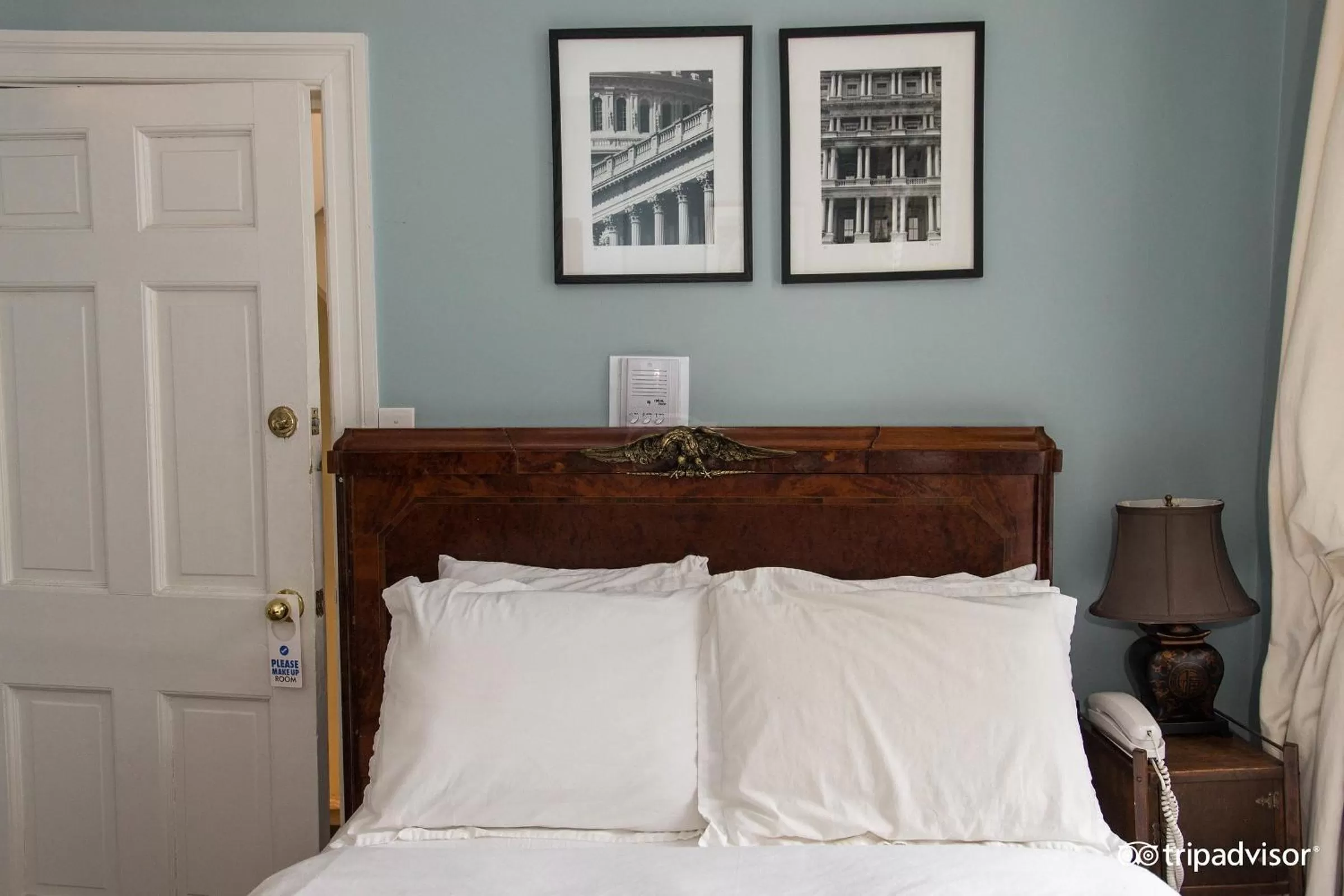 Bed in Incentra Village Hotel