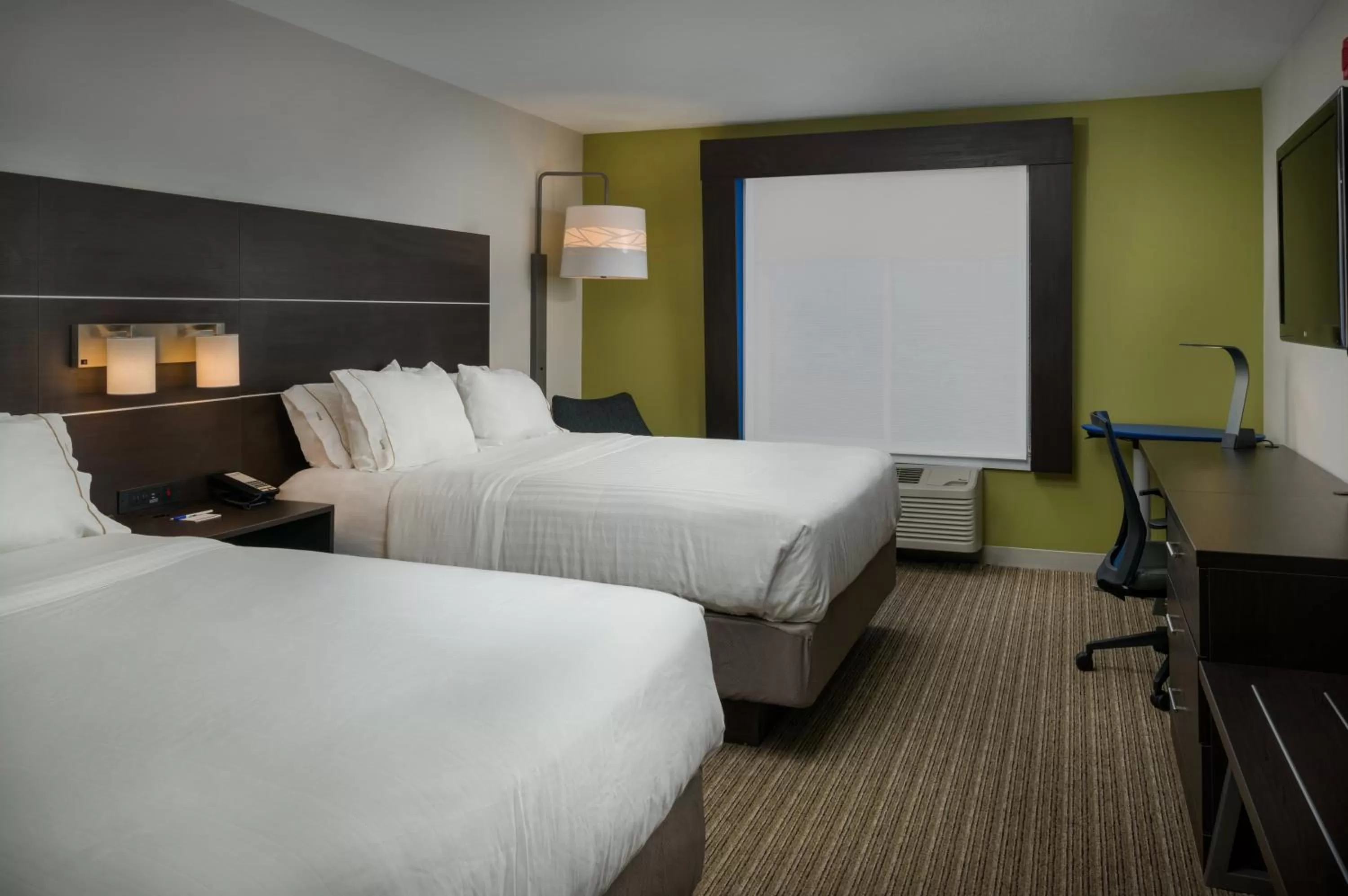 Photo of the whole room, Bed in Holiday Inn Express Lawrence by IHG