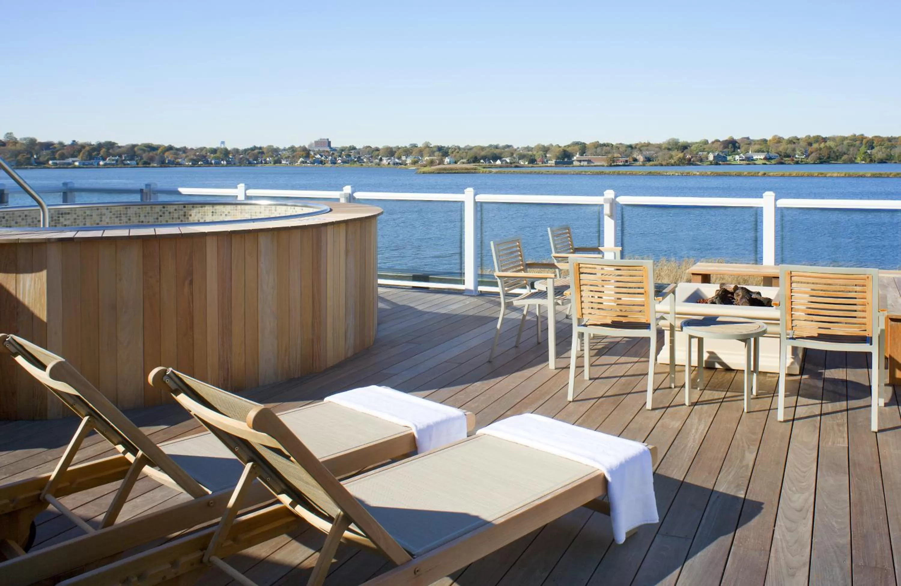 Patio in Newport Beach Hotel & Suites