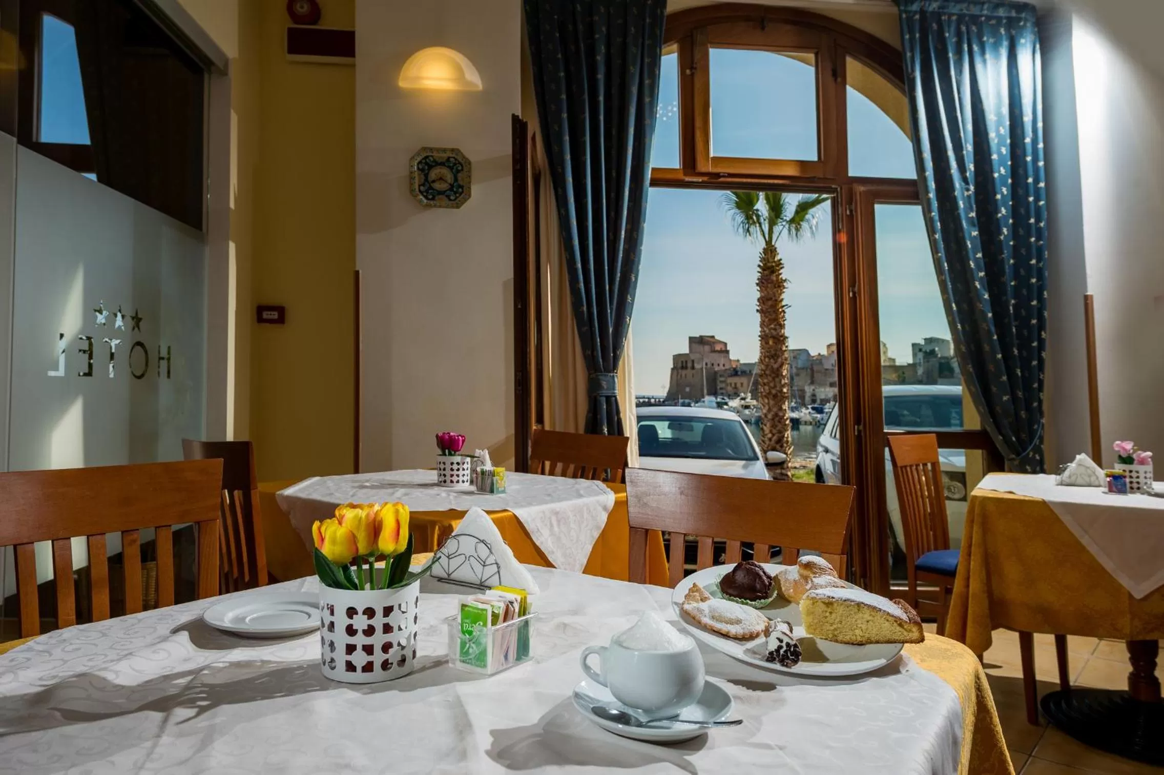 Buffet breakfast in Hotel Cala Marina