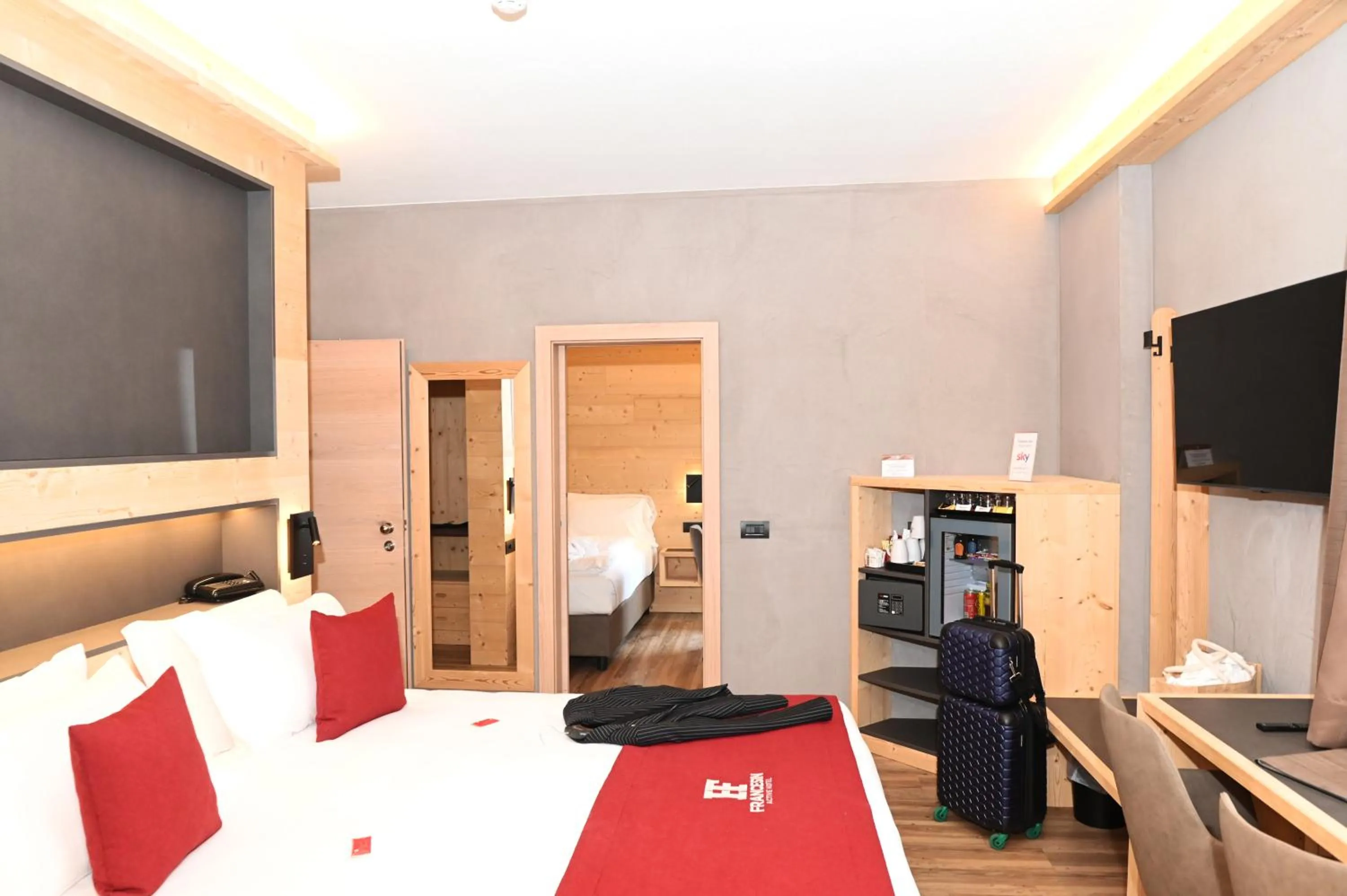 Photo of the whole room, Bed in Francesin Active Hotel