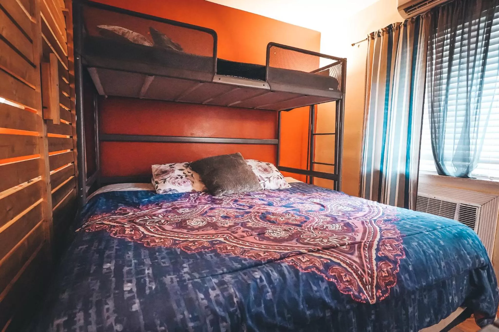 Bed in Hollywood Light Haven Lodge