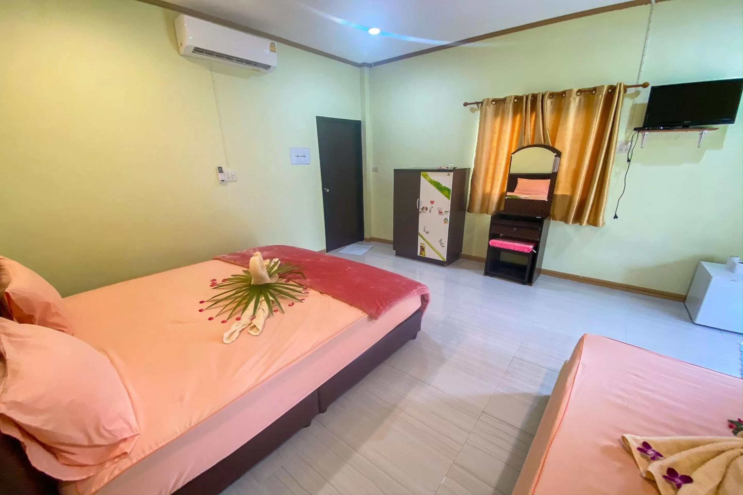 Bed in Koh Kood Far East Resort