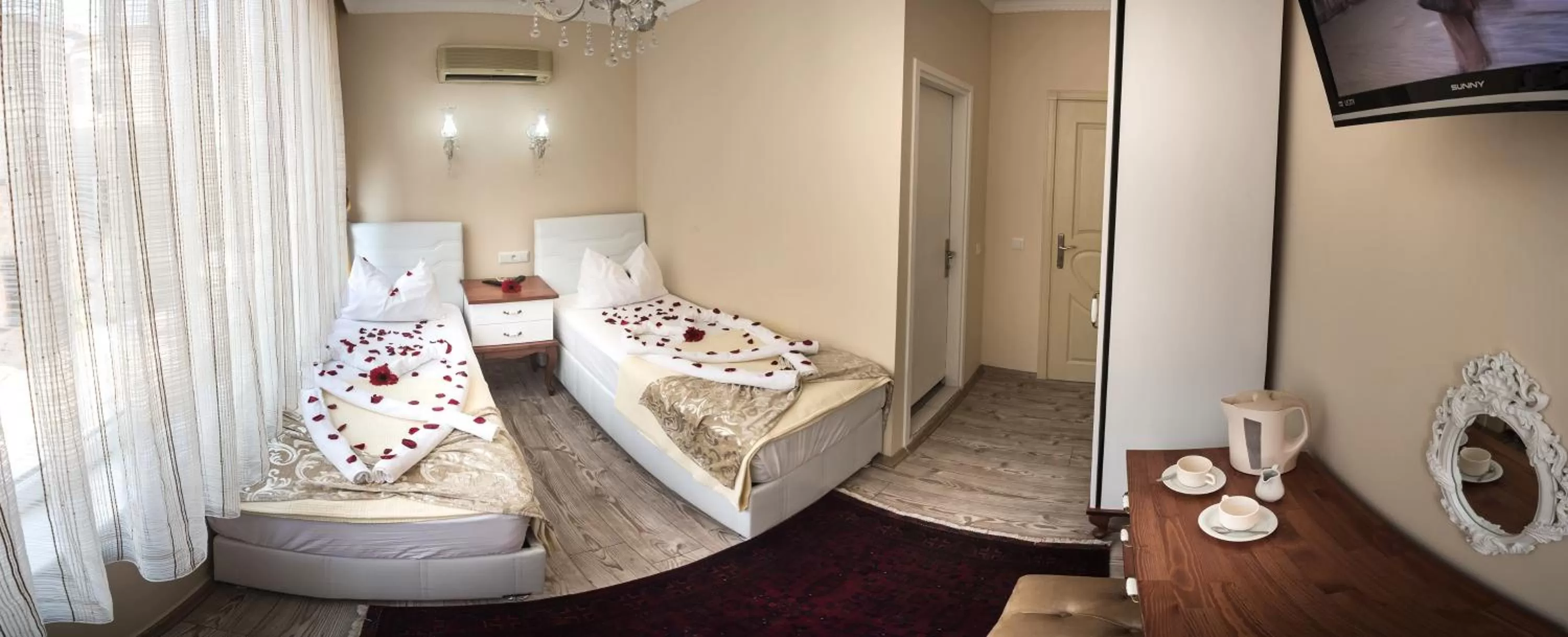 Photo of the whole room, Bed in Ozmen Hotel Old Town Kaleiçi