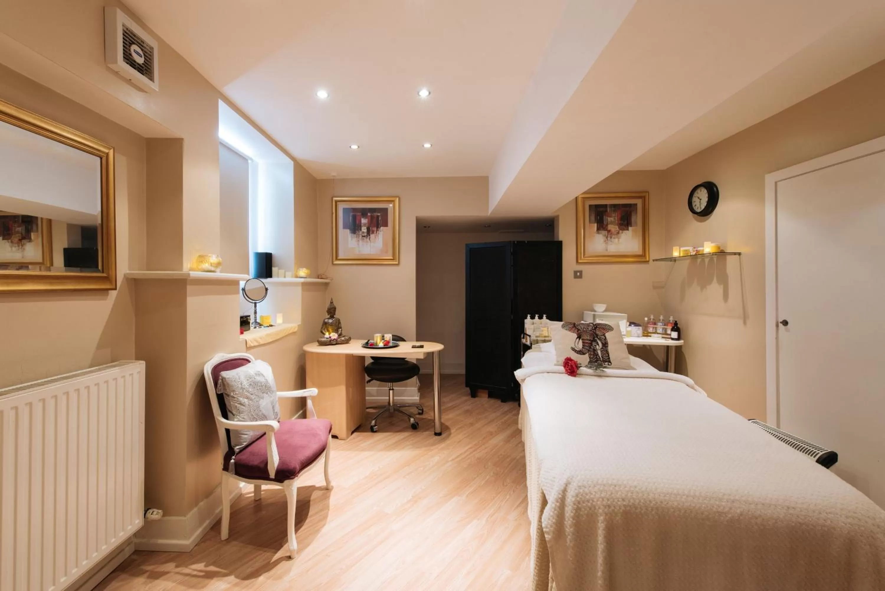 Massage, Bed in The Palace Hotel