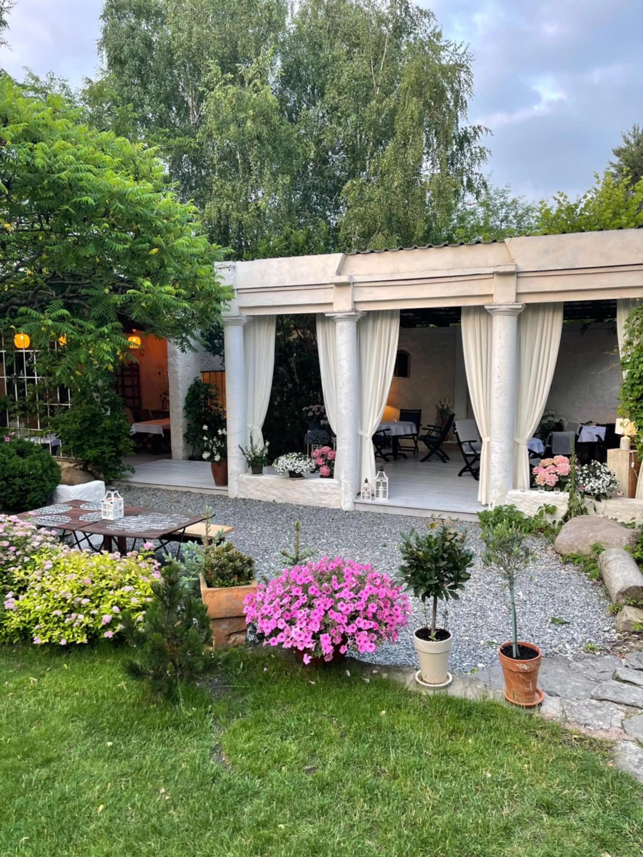 Garden in Villa Toscana Warszawa