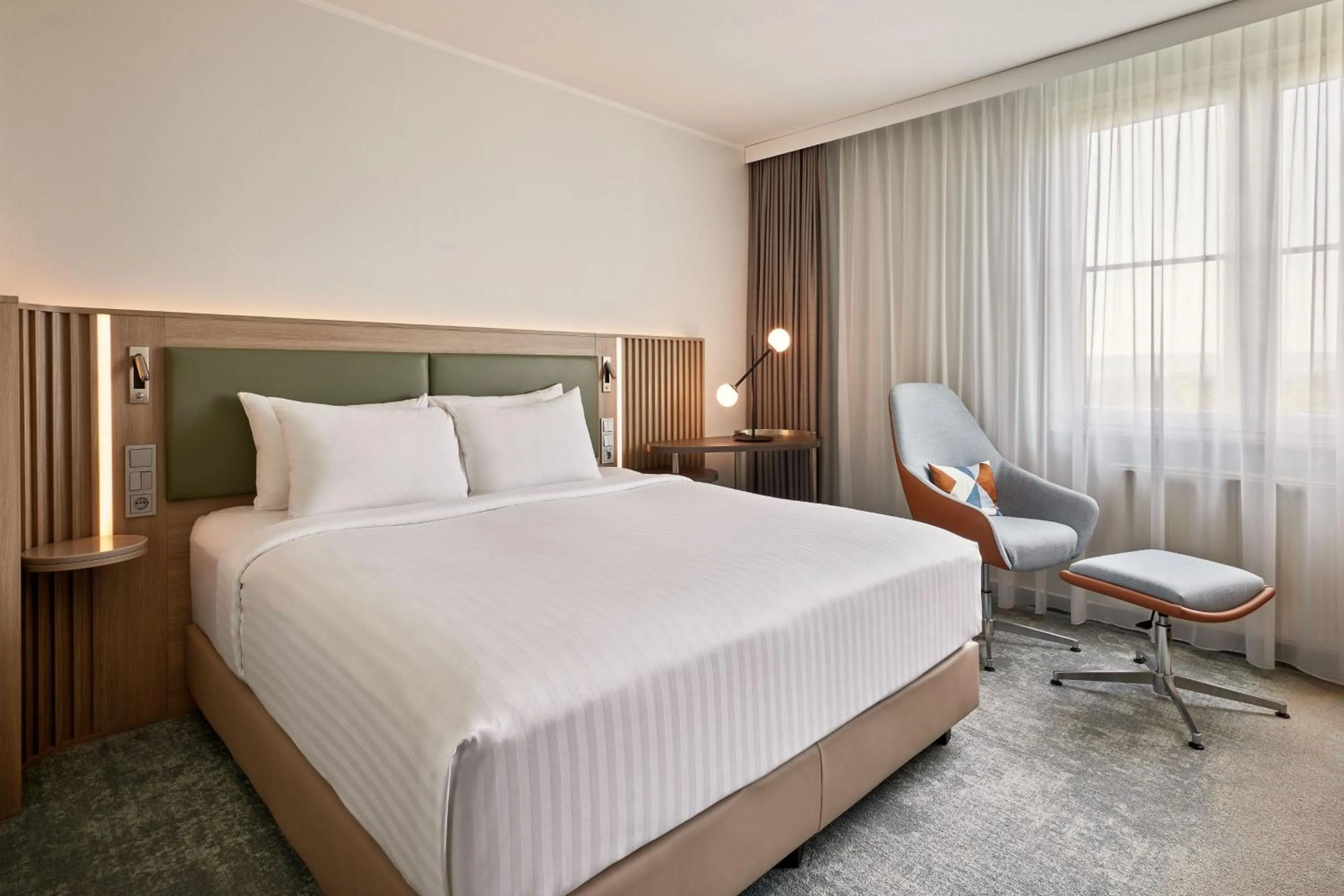 Photo of the whole room, Bed in Courtyard by Marriott Dortmund