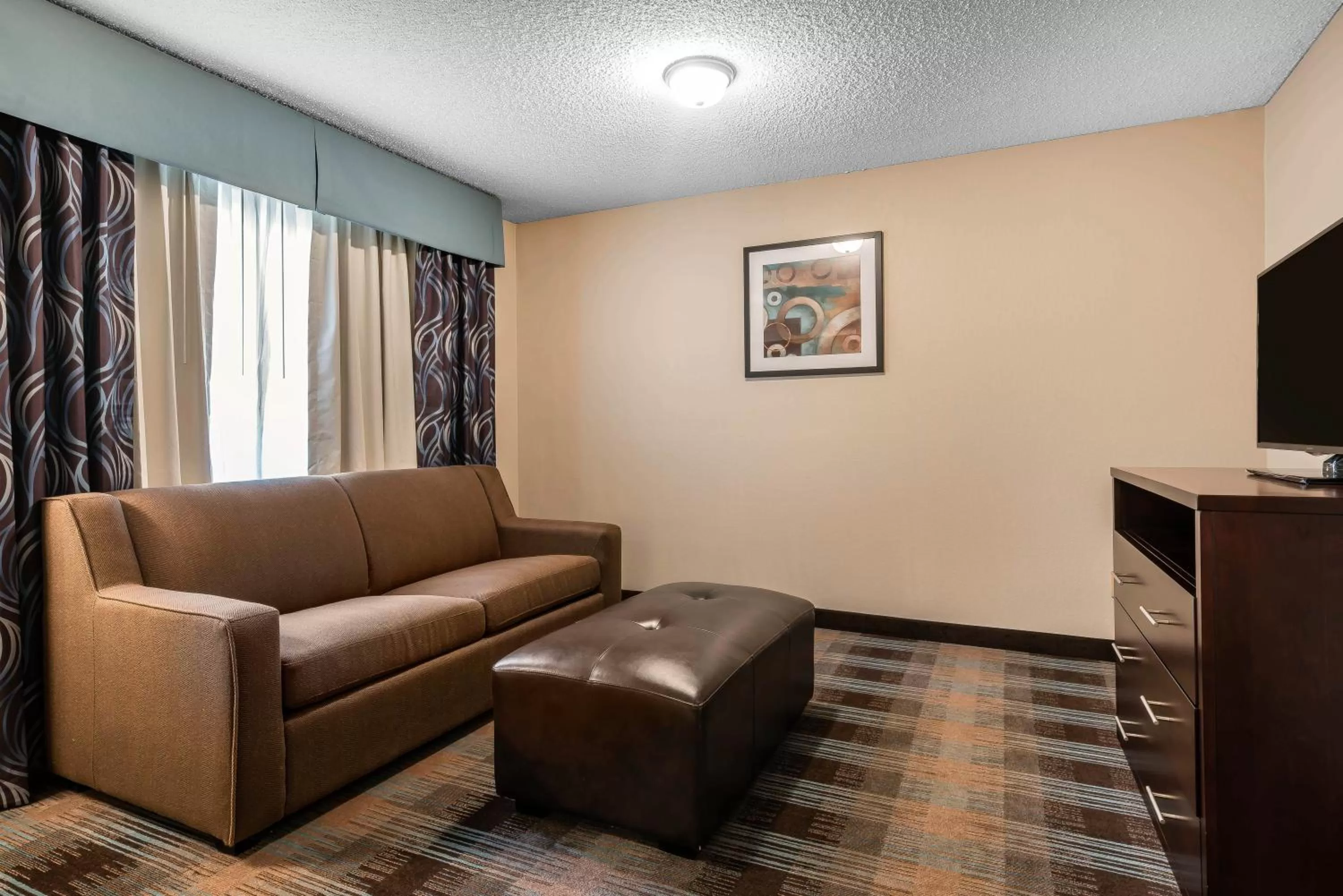 Seating Area in Oasis Inn Tacoma