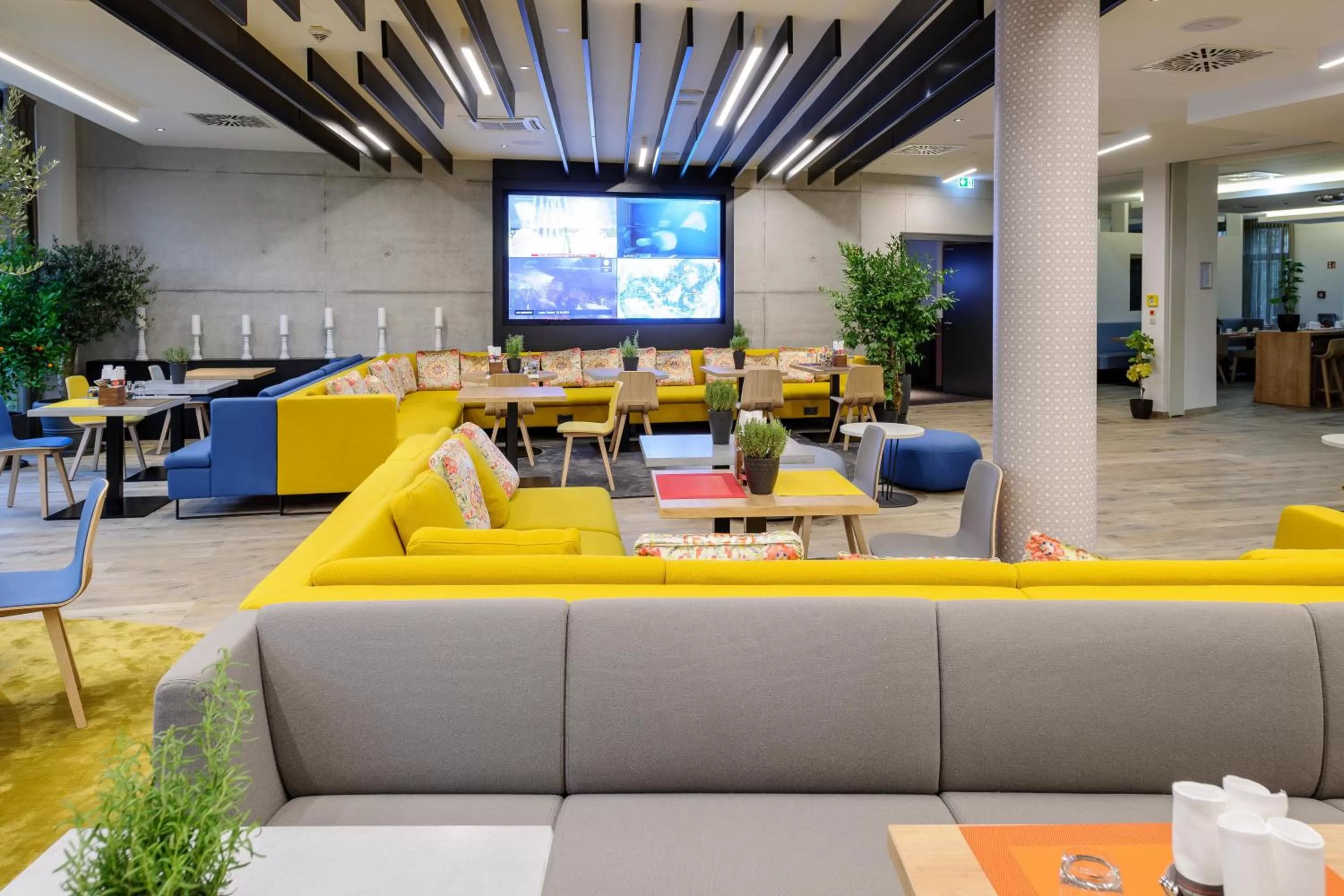 Lounge or bar in Novotel München City Arnulfpark