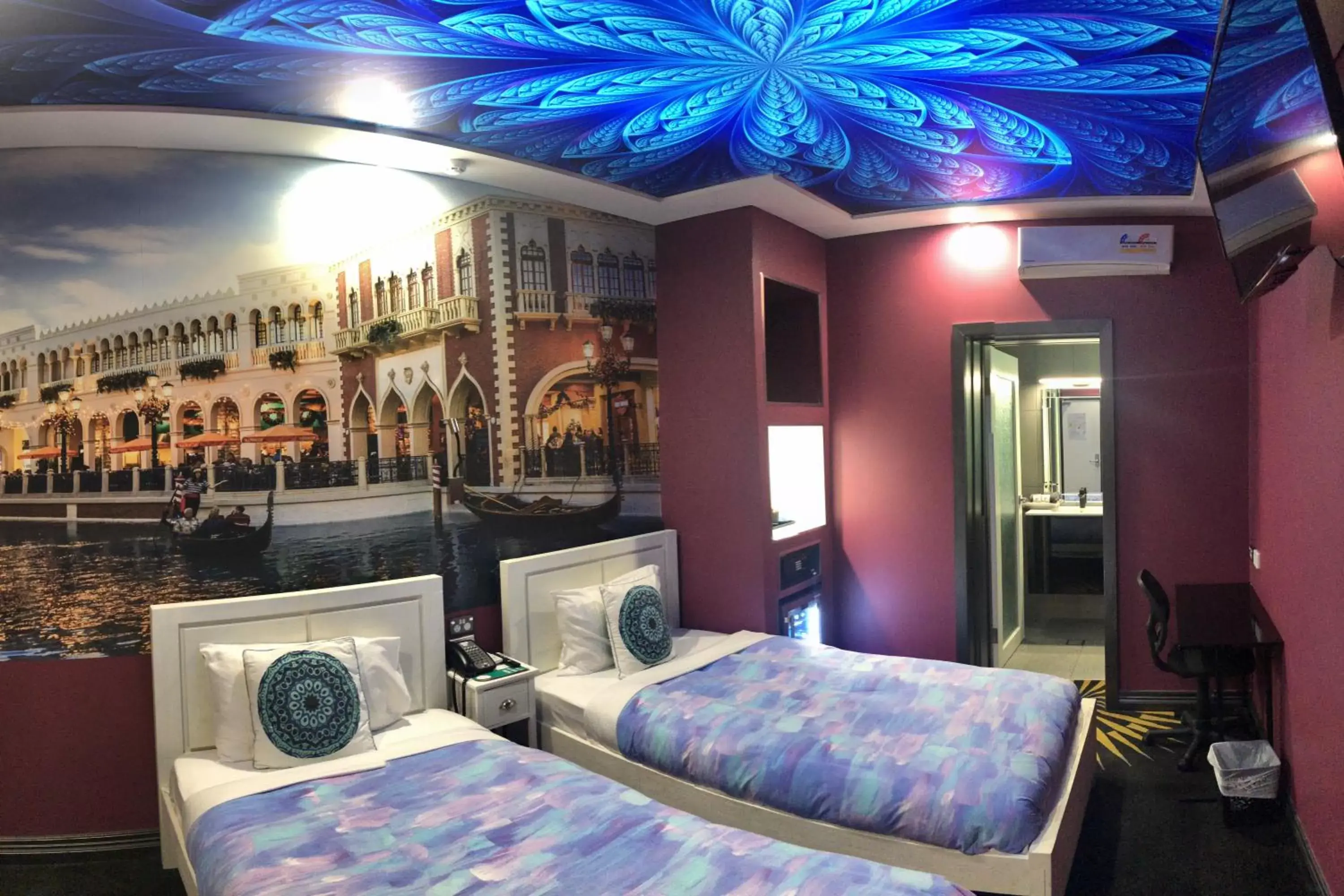 Deluxe Twin Room in Amelia Boutique Hotel Deluxe Twin Room in Amelia Boutique Hotel