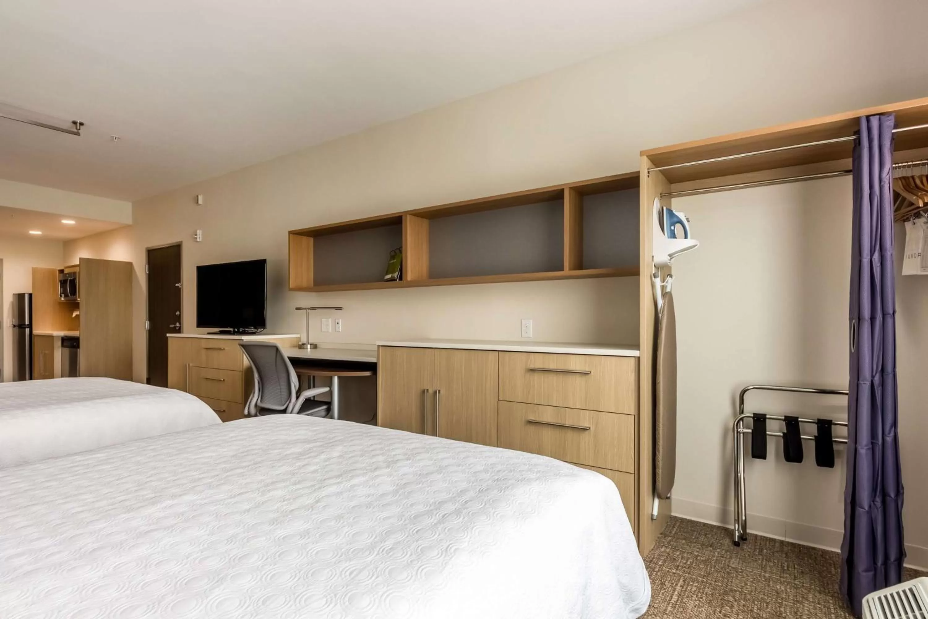 Bedroom, Bed in Home2 Suites By Hilton Fort Worth Northlake