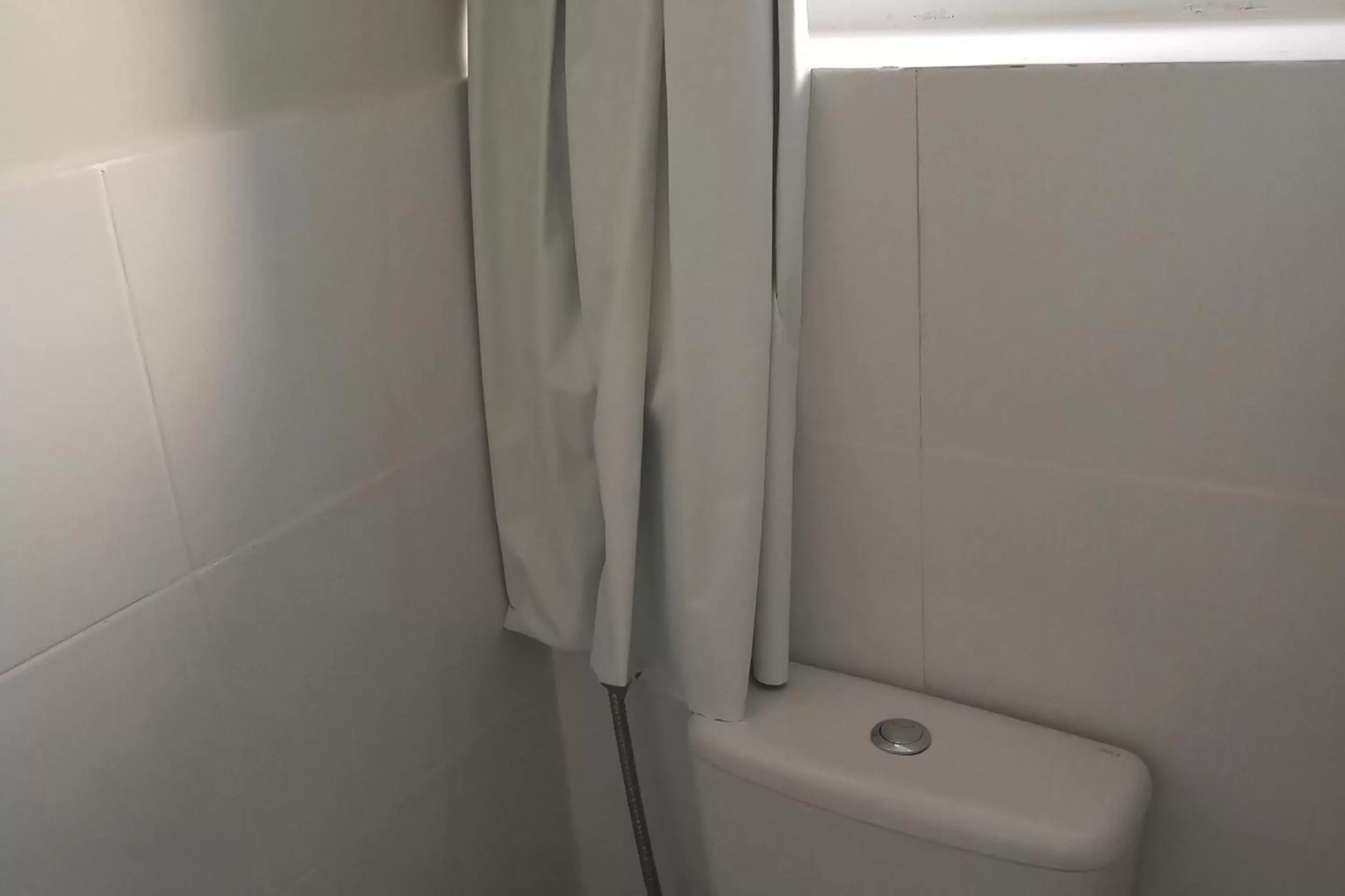 Bathroom in Compacto Hotel Alphaville Campinas