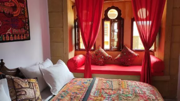 Bed in Hotel Murad Haveli