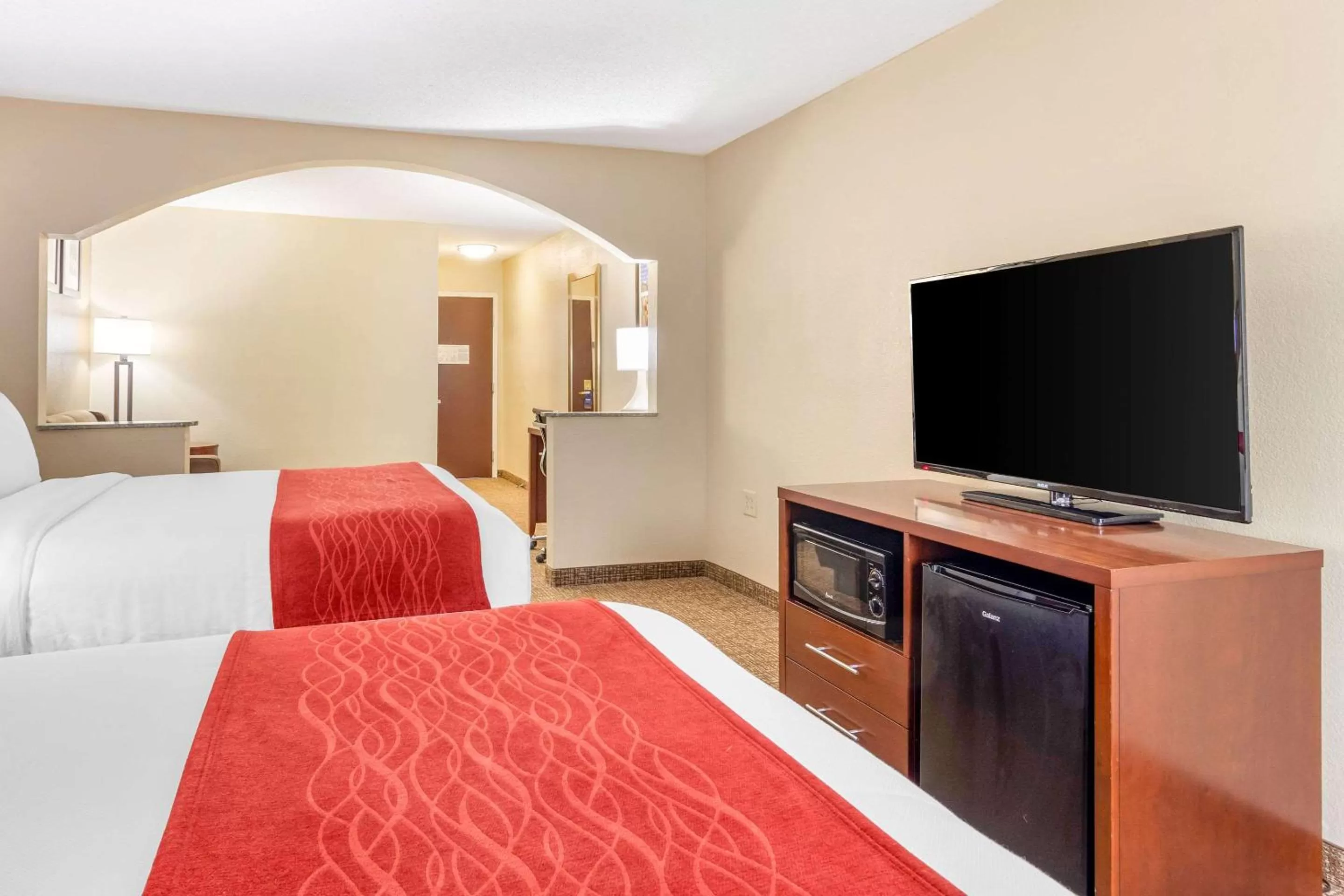 Bedroom, Bed in Comfort Inn & Suites Macon North I-75