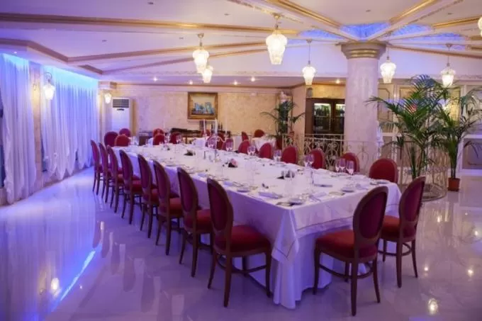 Restaurant/places to eat in Hotel Don Carlo